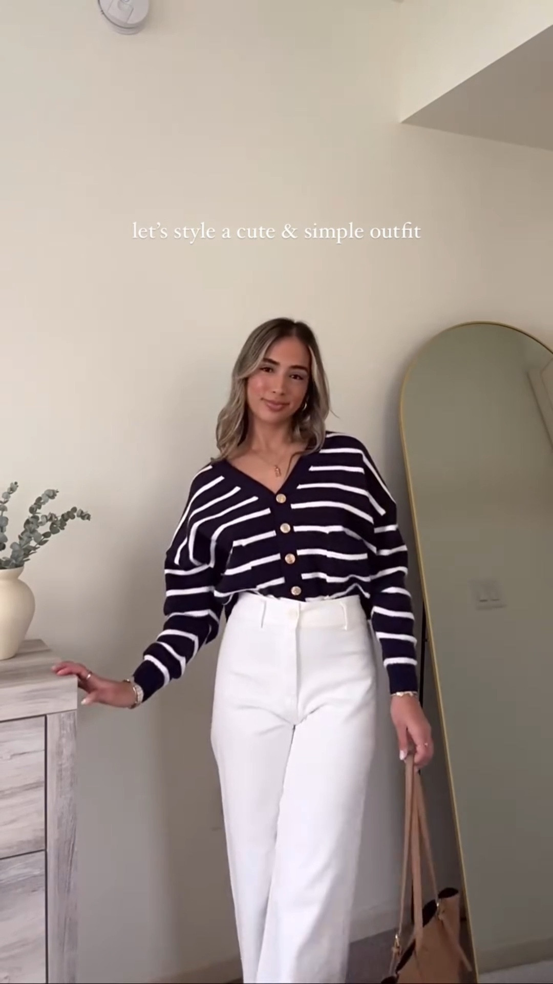 style a cute & simple look with me 🤍
•
•
•
@vestique | use my code: ellyfernandez_20 🛍️