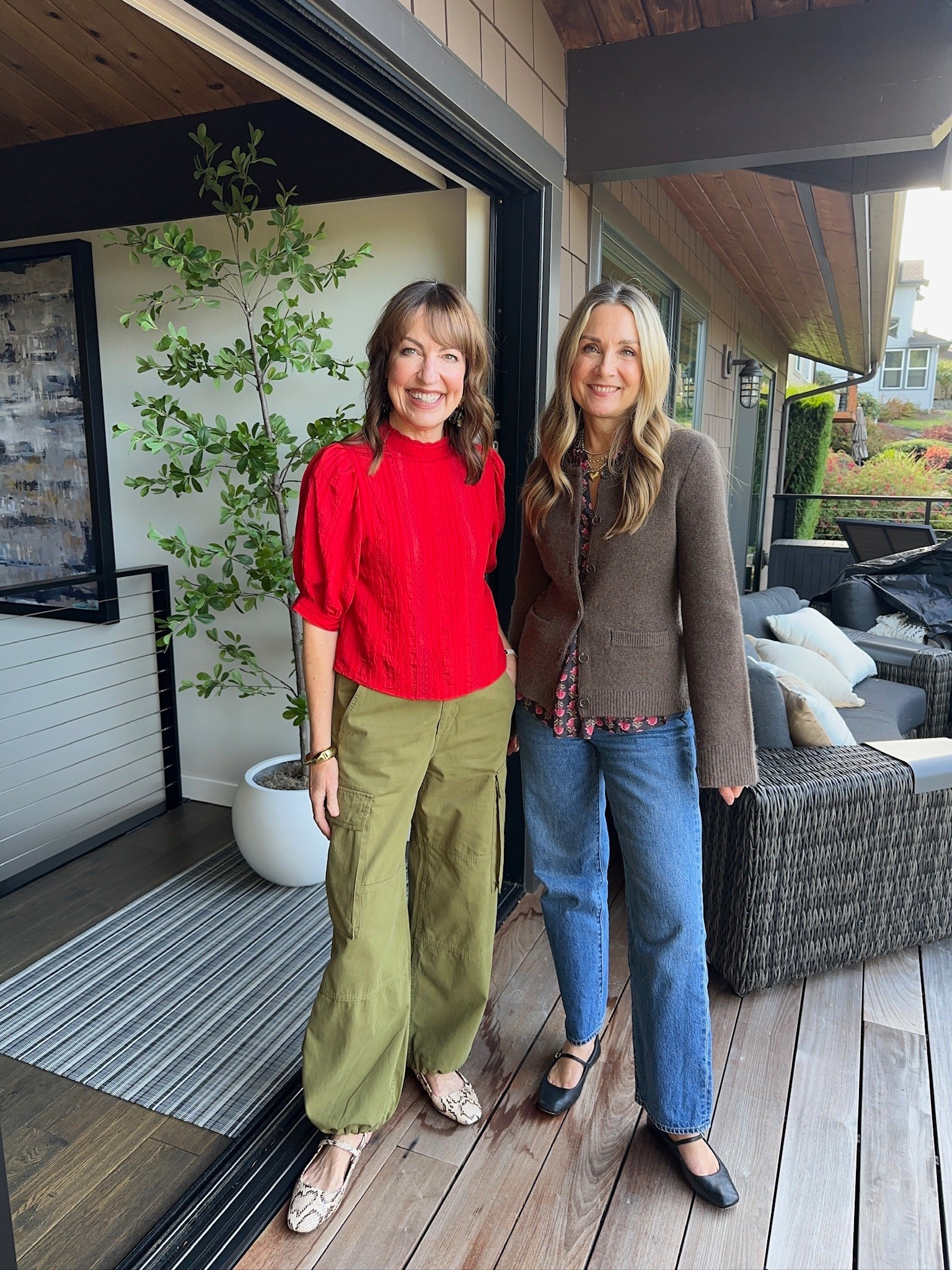 This is what we’re Lastseenwearing!!🙋🏻‍♀️🙋‍♀️
Not twinning today, surprisingly, but wearing some of our favorites! I’m in a pop of red from @Zara my new @Pistola Denim cargo balloon pants! It’s fun to add these trends to my fall lineup. Julie loves her figure flattering @Quince sweater and it goes perfectly with her @Aritzia jeans! We’re slowly transitioning to fall, but not really ready for boots just yet. It’s hard to let go of summer!😎
Comment SHOP for links to these looks!

Red blouse, balloon pants, cargo pants, Quince sweater, @Avara blouse, Denim Forum jeans, ballet flats, Miranda Frey jewelry,