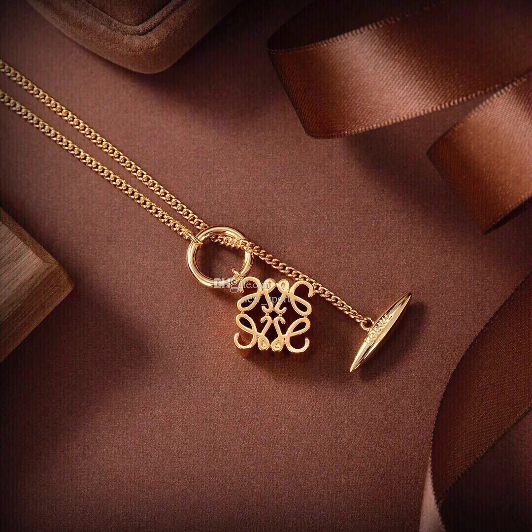 Loewe necklace golden pendant Simple and generous Fashion goes with everything Unique design avan... | DHGate