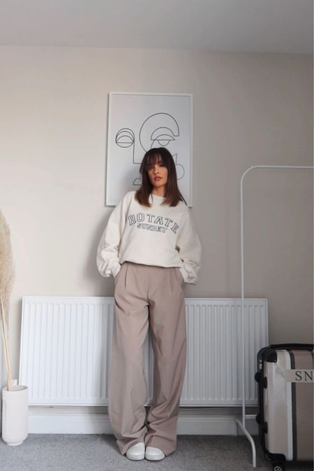 Cream beige sweatshirt, linen beige trousers, white trainers

#LTKSeasonal #LTKeurope #LTKstyletip