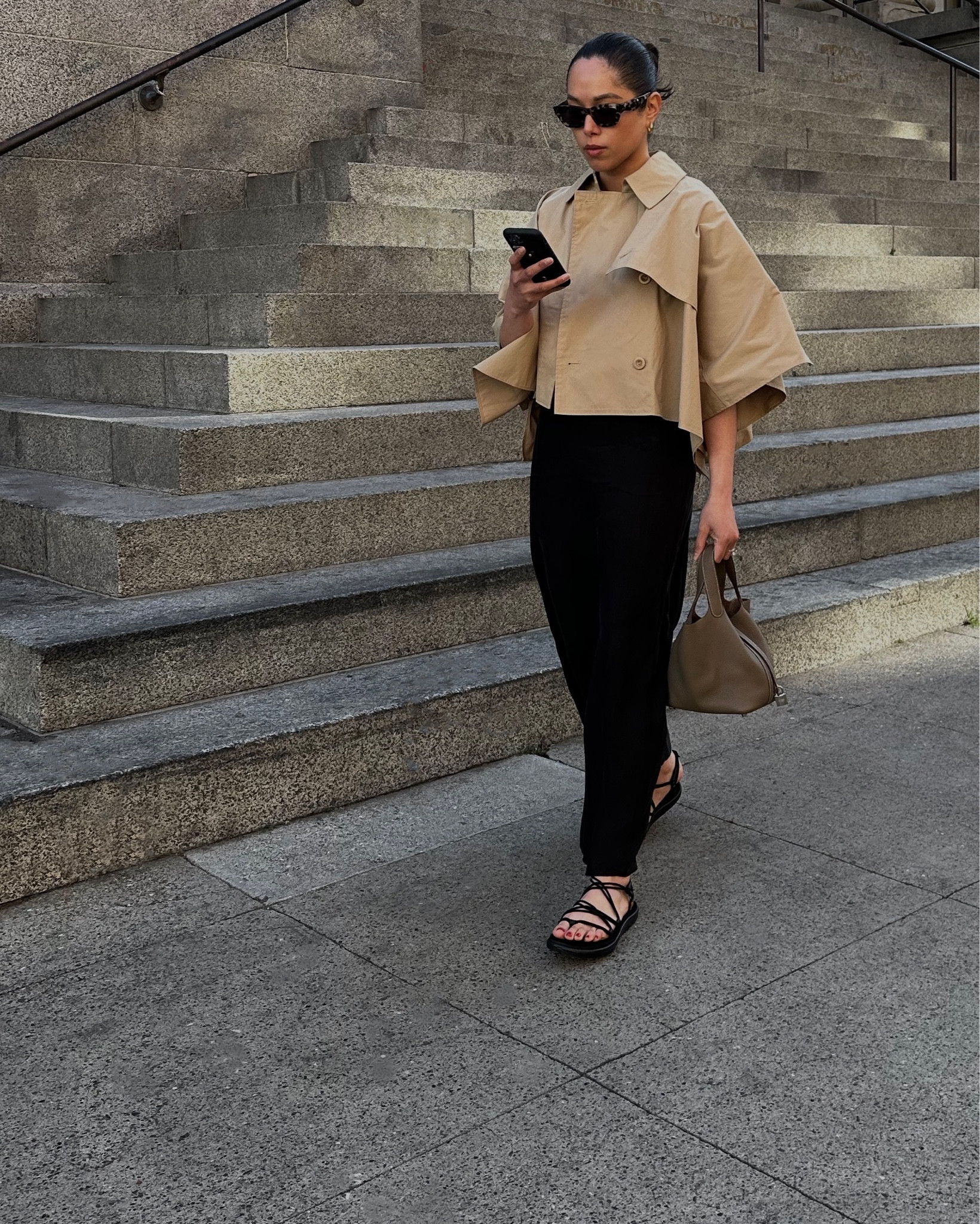 Officially transitioned from spring trench to summer trench. Don’t forget you can use code THERESEJ15 for a little treat at Jenni Kayne.