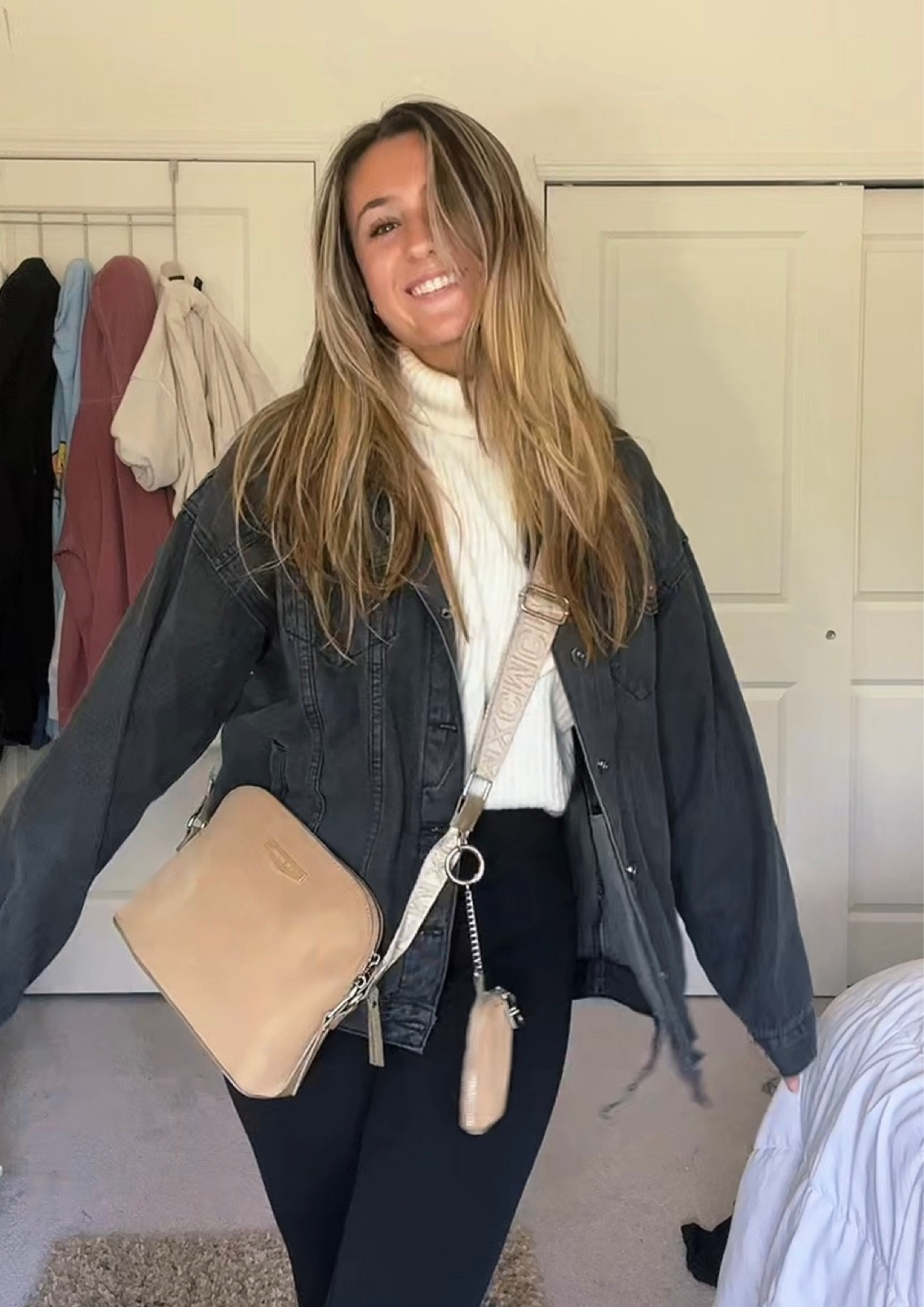 love this fit ;)

#LTKSeasonal #LTKbeauty #LTKitbag
