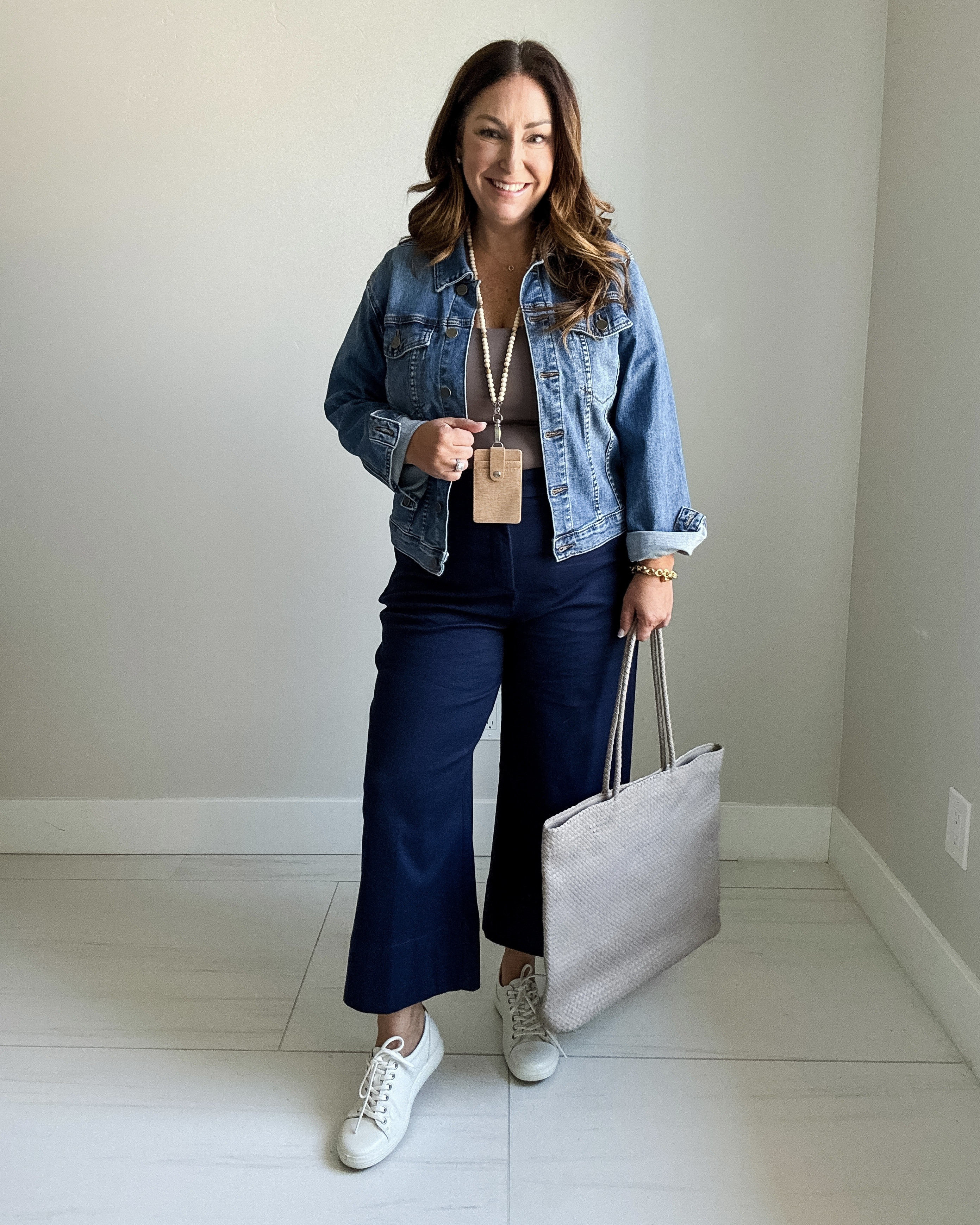  Workwear Wednesday! I’ve had a lot of requests for more casual workwear and these twill pants from @spanx are a great staple! The SPANXsupersmooth™ Stretch Twill has a functional zipper, button closure, front and back pockets making them fit and feel different than the pervious pull-on style. I’m wearing the crop wide leg and love it with flats or sneakers! 

New customers use code RYANNEXSPANX for 15% off and free shipping.

#spanxpartner  Size up if in-between wearing XL Petite // tank size up, XL 