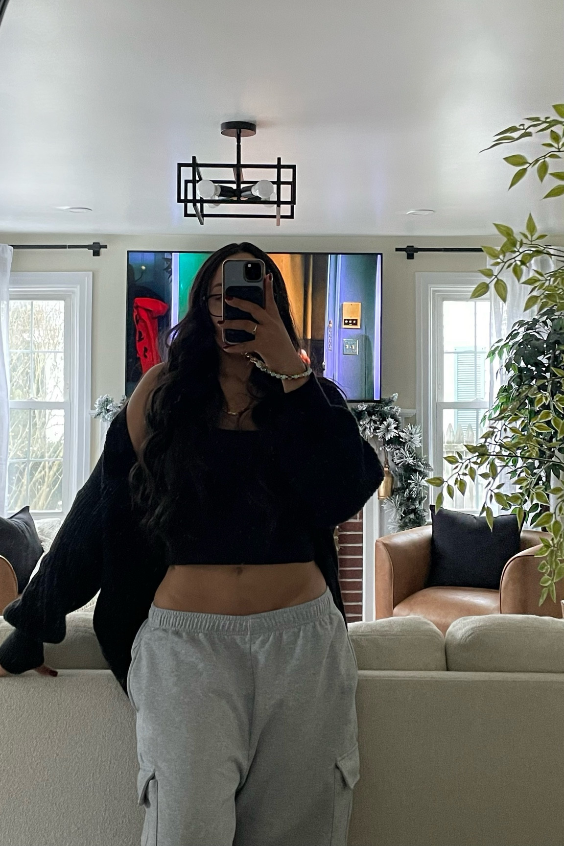 today’s lounging and cleaning outfit.

Sweats - TTS, I got an XL for a baggy fit
Shirt - TTS
Cardigan - sized up 1 for a looser fit

#LTKHoliday #LTKGiftGuide #LTKSeasonal