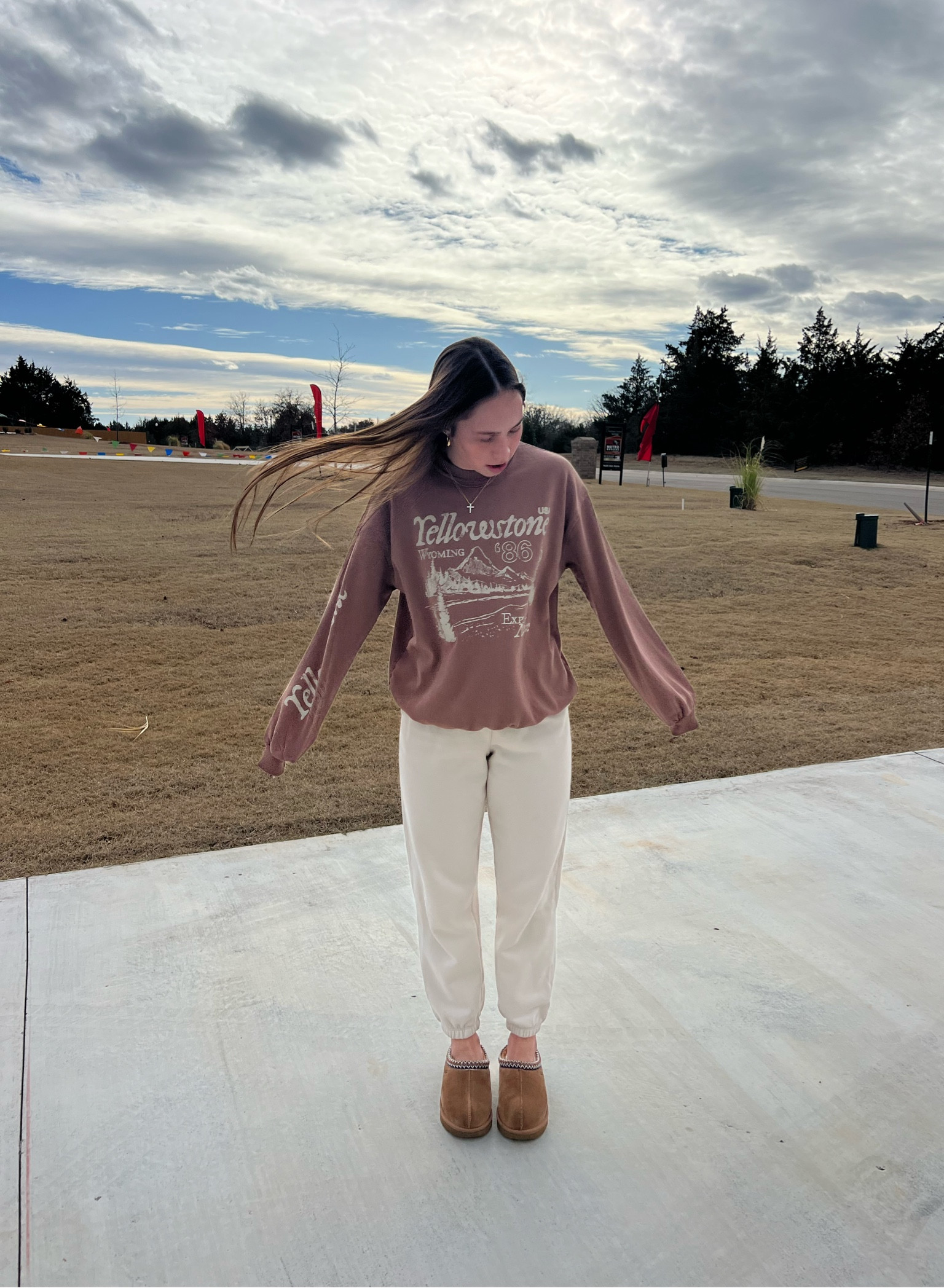 Cozy fit!! Crew from Urban outfitters wearing a size xs/s and DSG sweats!!

#LTKU