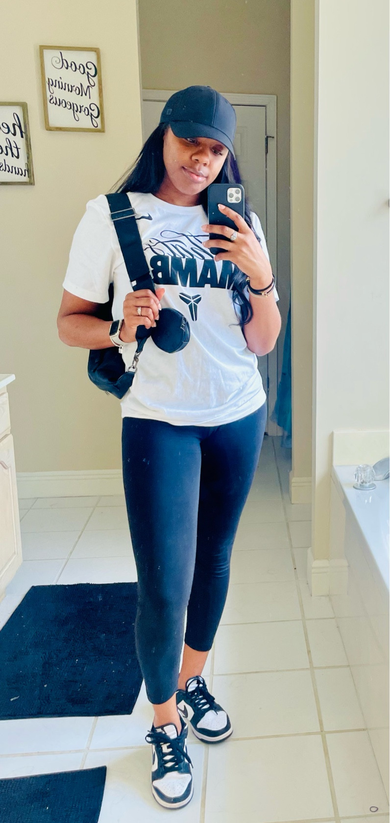 #NikeOutfit 🖤🤍

#LTKstyletip #LTKfitness #LTKitbag