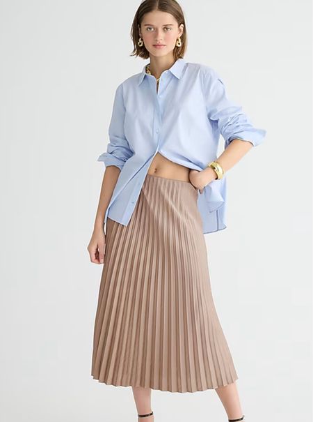 I have this skirt in baby blue but would love to add this color to my closet. It runs true to size, the size Small fits me best. 

#LTKFindsUnder100 #LTKSaleAlert #LTKWorkwear