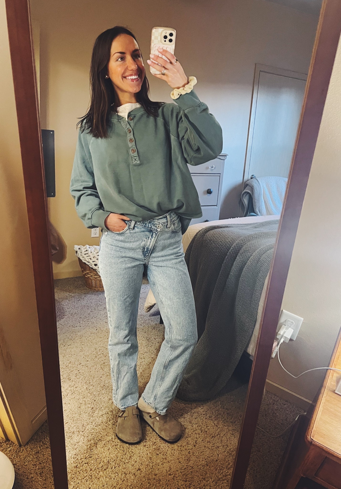 This sage green oversized sweatshirt from old navy is perfect for spring. Great transitional piece. Size medium! 💚

#LTKSeasonal #LTKStyleTip #LTKSpringSale