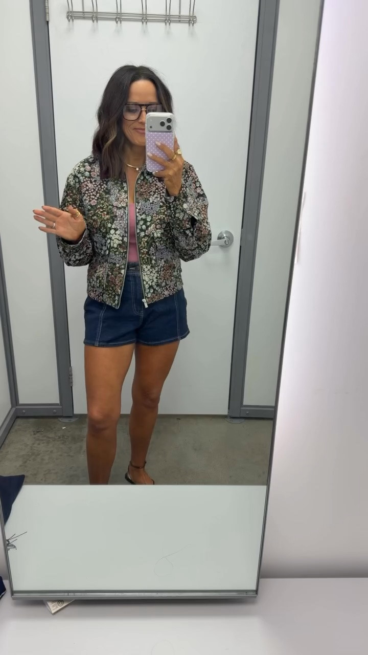 WALMART IS GIVING ANTHROPOLOGIE!!! This floral jacket is SO stinkin’ cute and gives that Anthro vibe without the crazy price tag! The print + cropped fit makes it such a fun piece to throw over your everyday basics this fall! 👏🏻🤎

@Walmart 

#walmartfashion

#LTKootd #LTKmomlife #LTKPetite