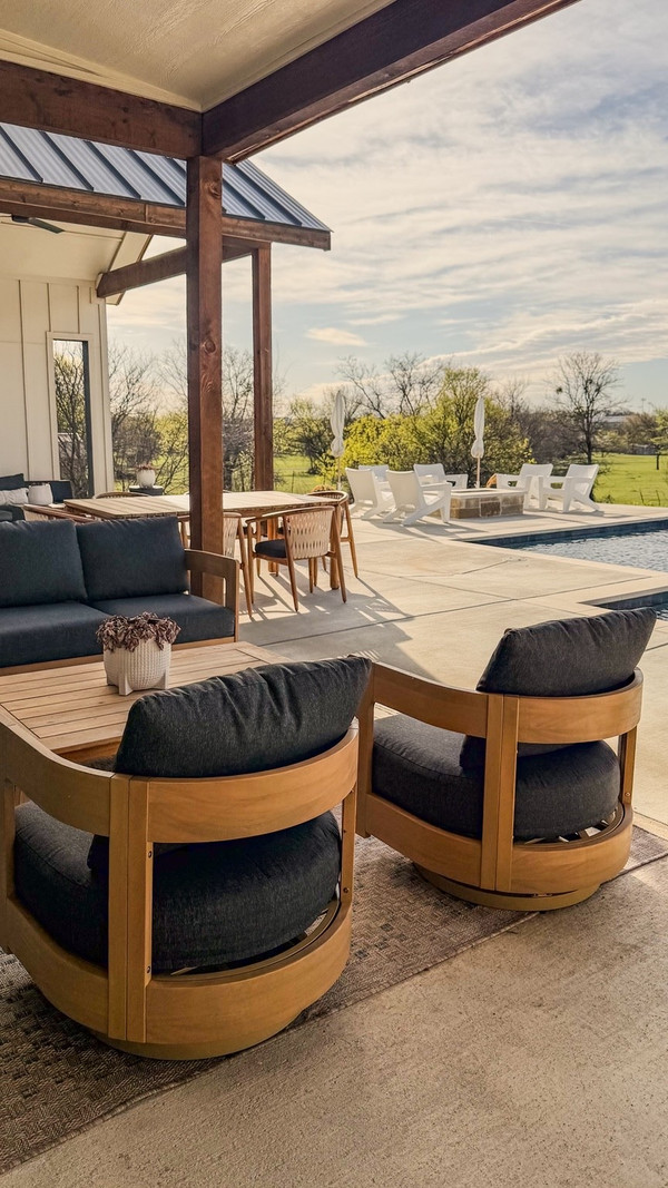 This patio setup is where we’re spending all our time lately.