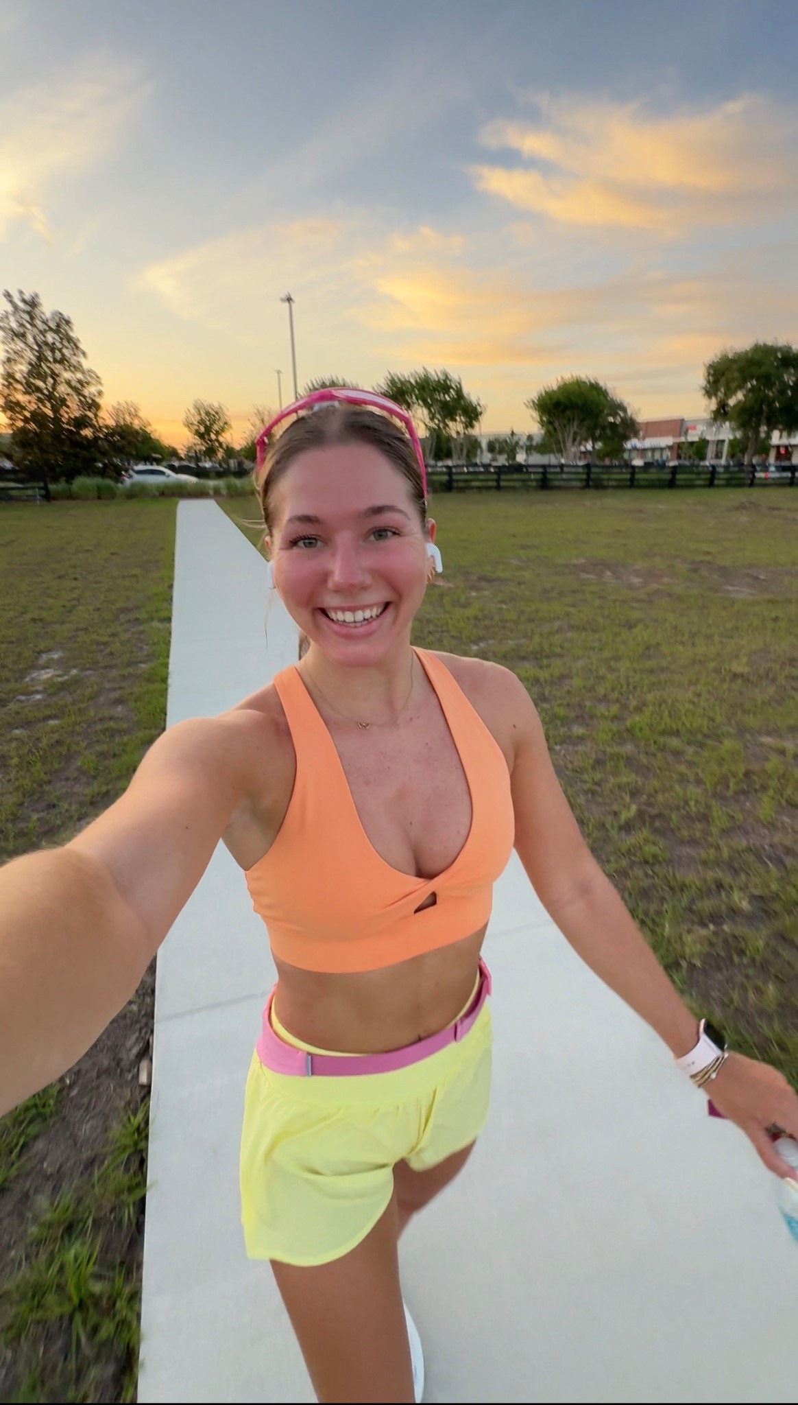 pink orange yellow neon running outfit 

#LTKActive #LTKootd #LTKfitnessgoals