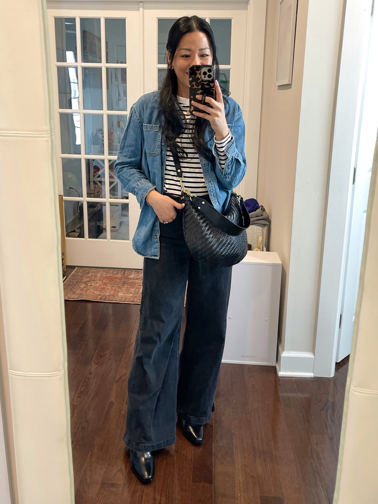 Exact tops are older from Old Navy 
Size 27 regular jeans
Boots are true to size

Outfit idea
Minimal style


#LTKPetite #LTKOver40 #LTKStyleTip