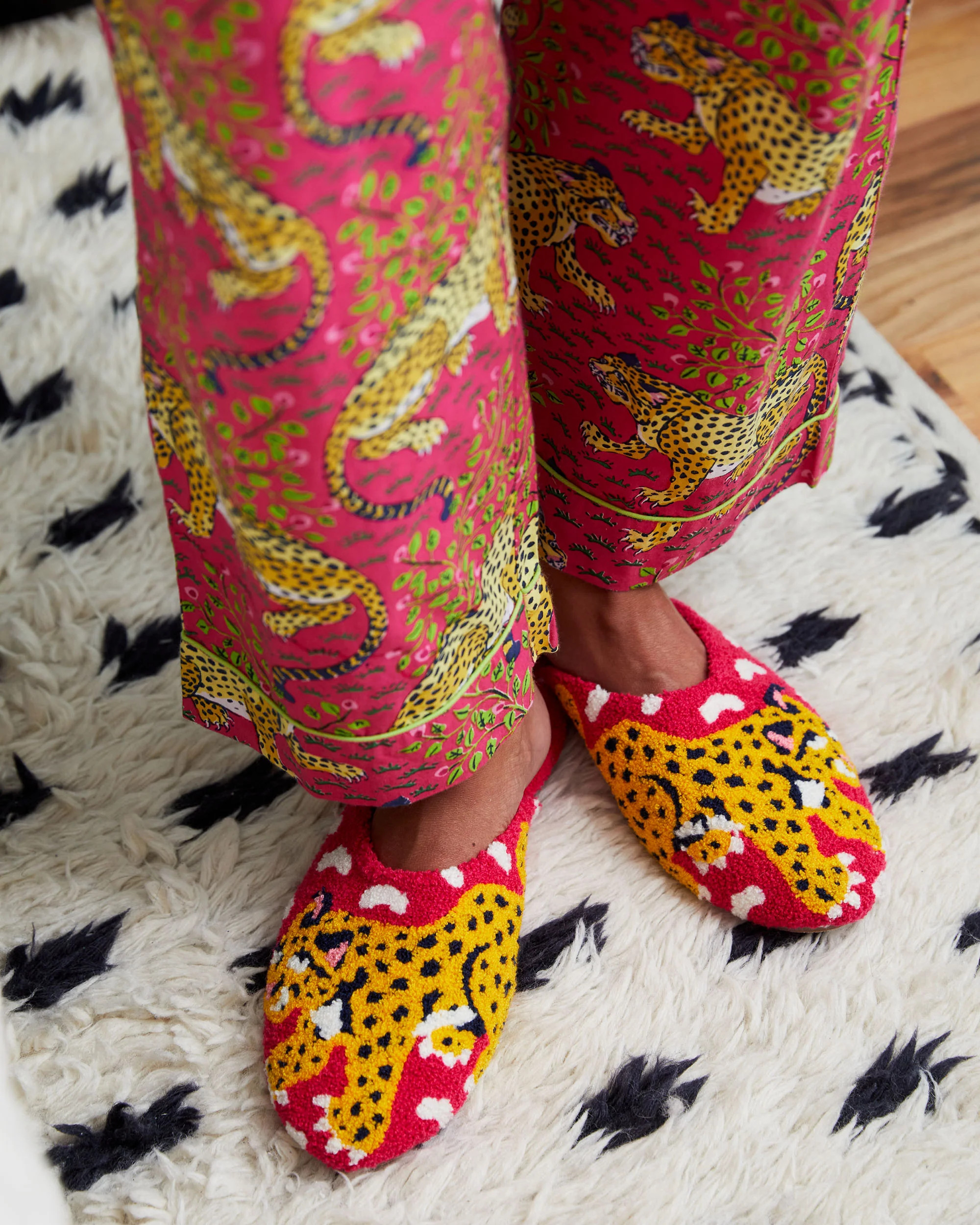 Bagheera - Tufted Slippers - Hot Pink | Printfresh