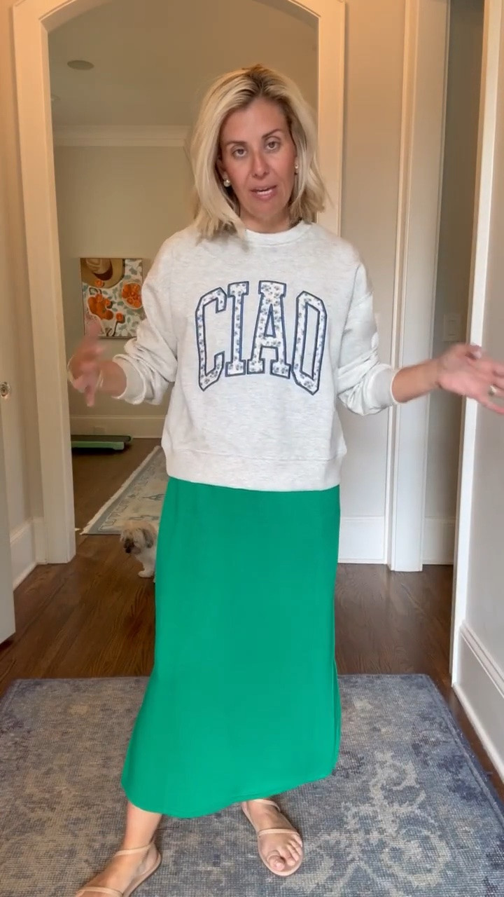 Meet my new travel outfit! Shes goooood!

Small sweatshirt (perfect weight for now) & dress

#LTKootd #LTKTravel #LTKOver40