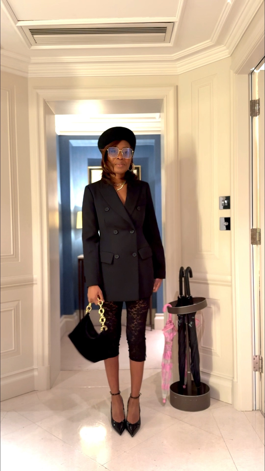 Dinner outfit. Black blazer with lace capri pants 

#LTKootd