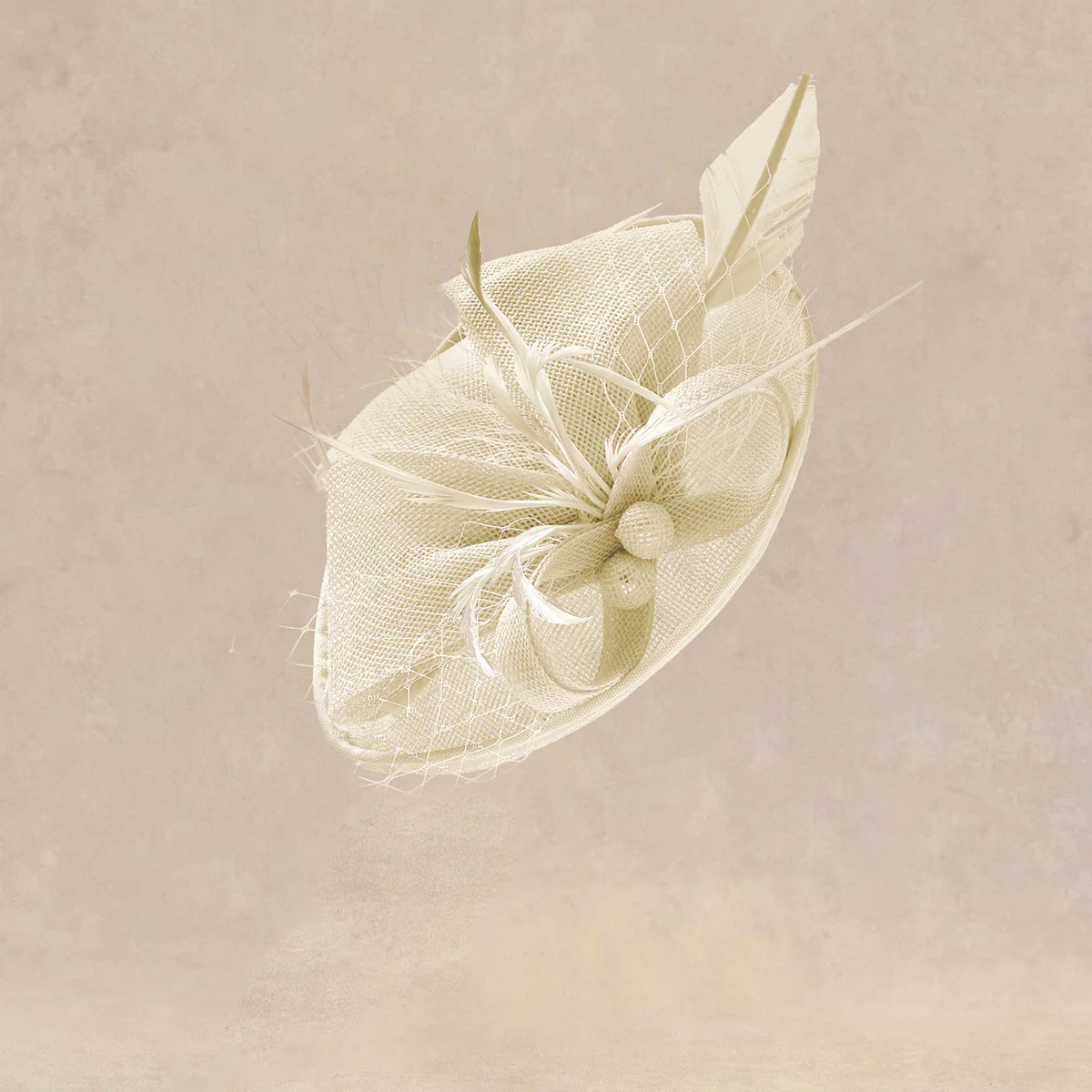 Shop Fascinator Hat - Elegant Sinamay Bow Fascinator | BABEYOND | BABEYOND