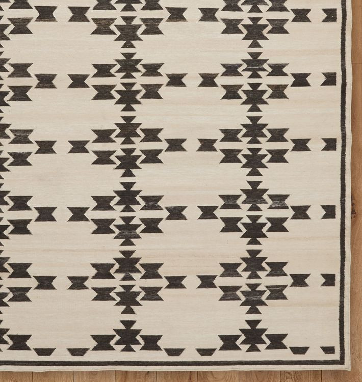 New Darlings Mateo Indoor/Outdoor Flatweave Rug | Rejuvenation