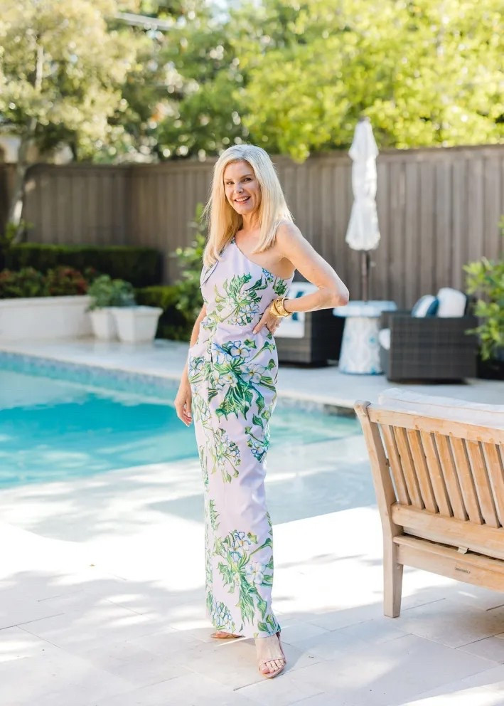 Stunning dress for a formal event this spring or summer! Size 6  

#LTKOver40 #LTKWedding #LTKStyleTip