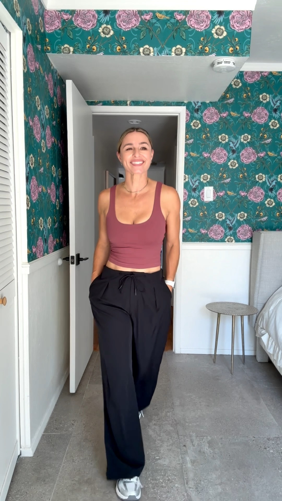 Workout wear, athletic clothes, athlesiure, gym clothes, over 40, fit moms 

#LTKOver40 #LTKSeasonal #LTKActive