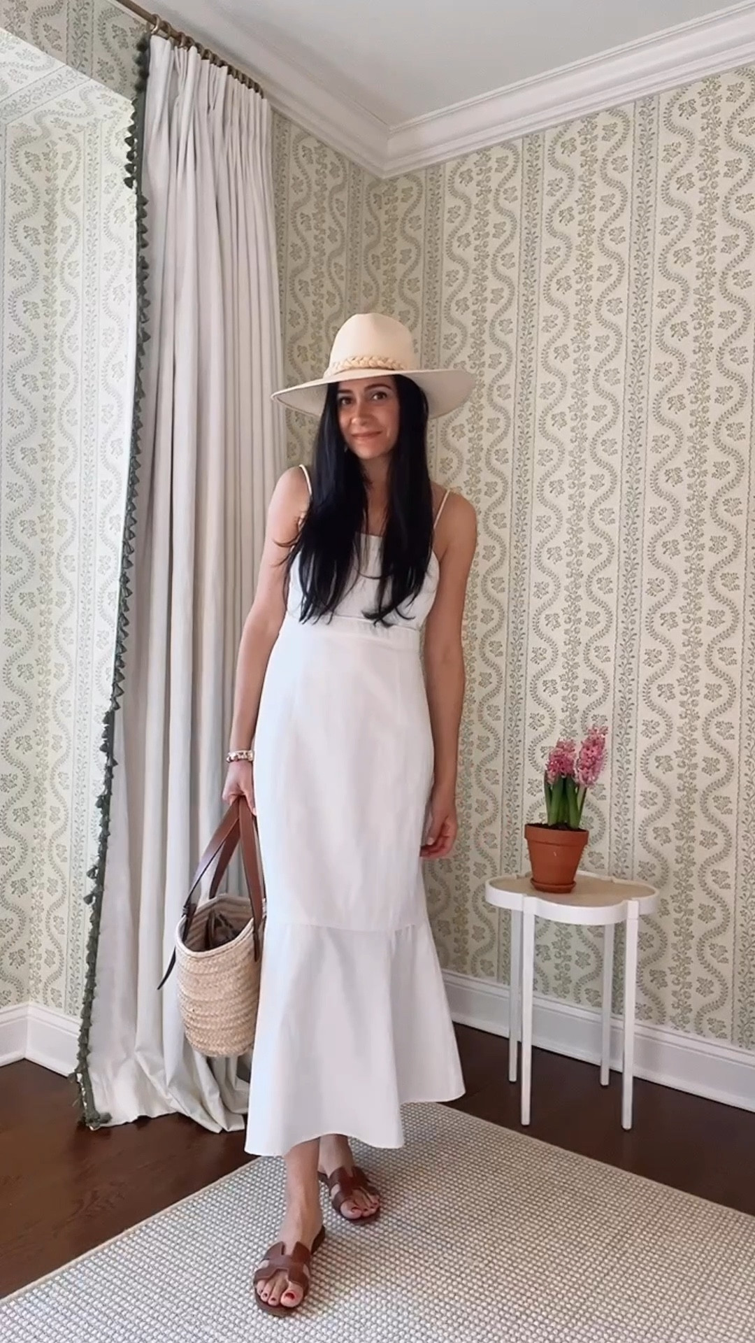 Fully living in spring attire! White dress paired with a simple hat and straw bag. 


Dress: Marie Oliver
Sandals: Hermes *will link similar*
Bag: Loewe
Hat: Sunshine Tienda

White Dress
summer Dress
Spring Style 

 

#LTKSeasonal #LTKStyleTip

#LTKStyleTip #LTKSeasonal