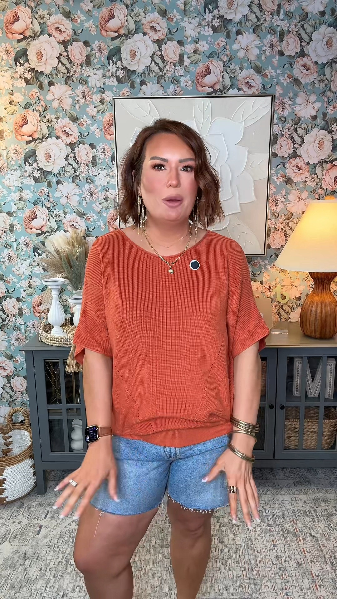 ⚡ This is the top everyone keeps asking about! The relaxed batwing fit, soft knit fabric, and effortless style make it a must-have for any wardrobe. Trust me—you’ll be reaching for this one on repeat. 💕 Grab yours before your favorite color sells out!

#ViralFashion #SummerOutfits #StyleInspo #FashionDeals #MustHaveStyle

#LTKootd #LTKOver40 #LTKMidsize