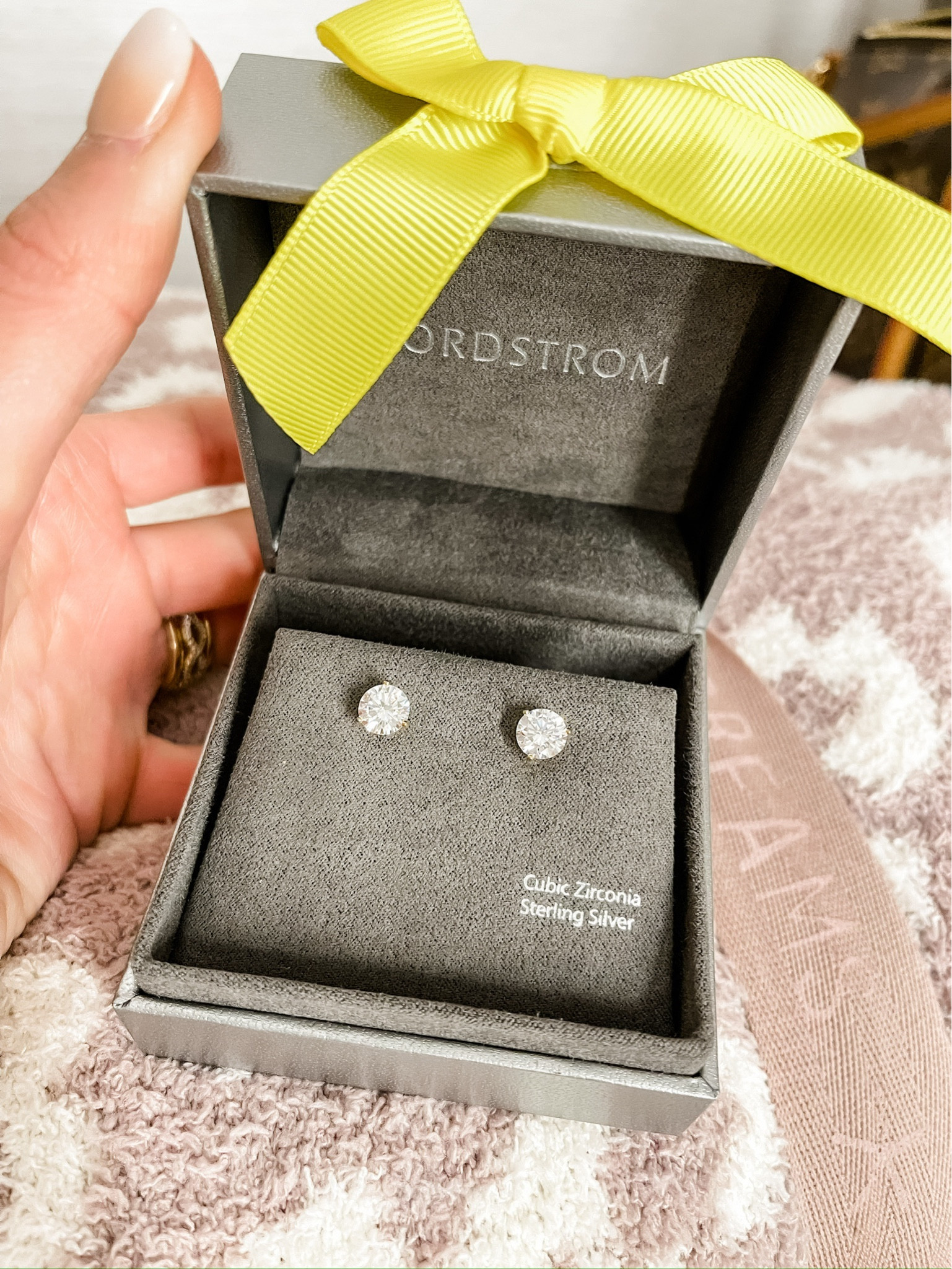 These earrings are the perfect gift! One of my favorite pieces to pick up at the NSALE! 


Loverly grey, NSALE, gifts, jewelry, accessories, earrings 

#LTKxNSale #LTKSummerSales