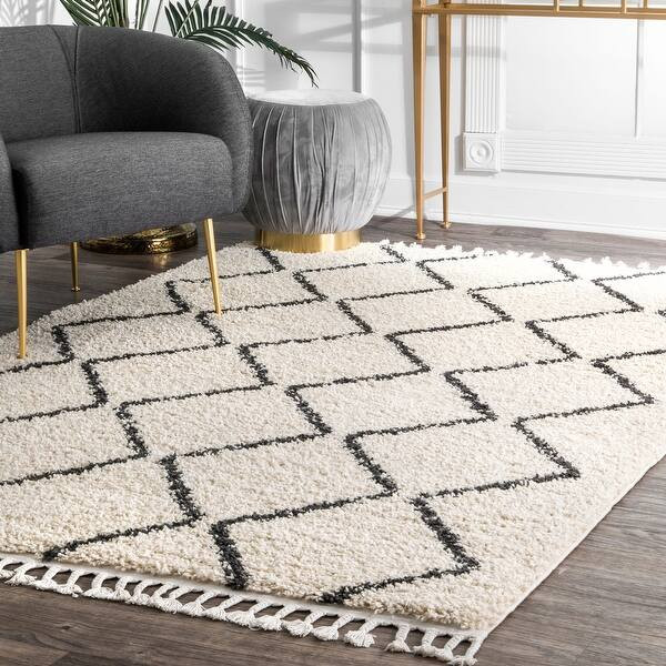 nuLOOM Ivory Moroccan Trellis Soft Plush Tassel Shag Area Rug - 5' 3" x 7' 7" - Ivory | Bed Bath & Beyond