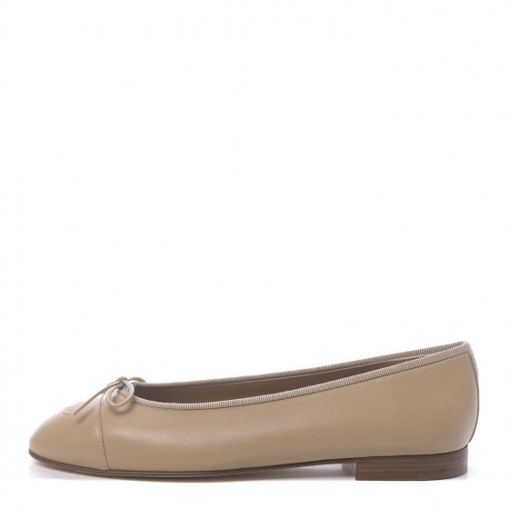 CHANEL

Lambskin Cap Toe CC Ballerina Flats 40.5 Beige | Fashionphile