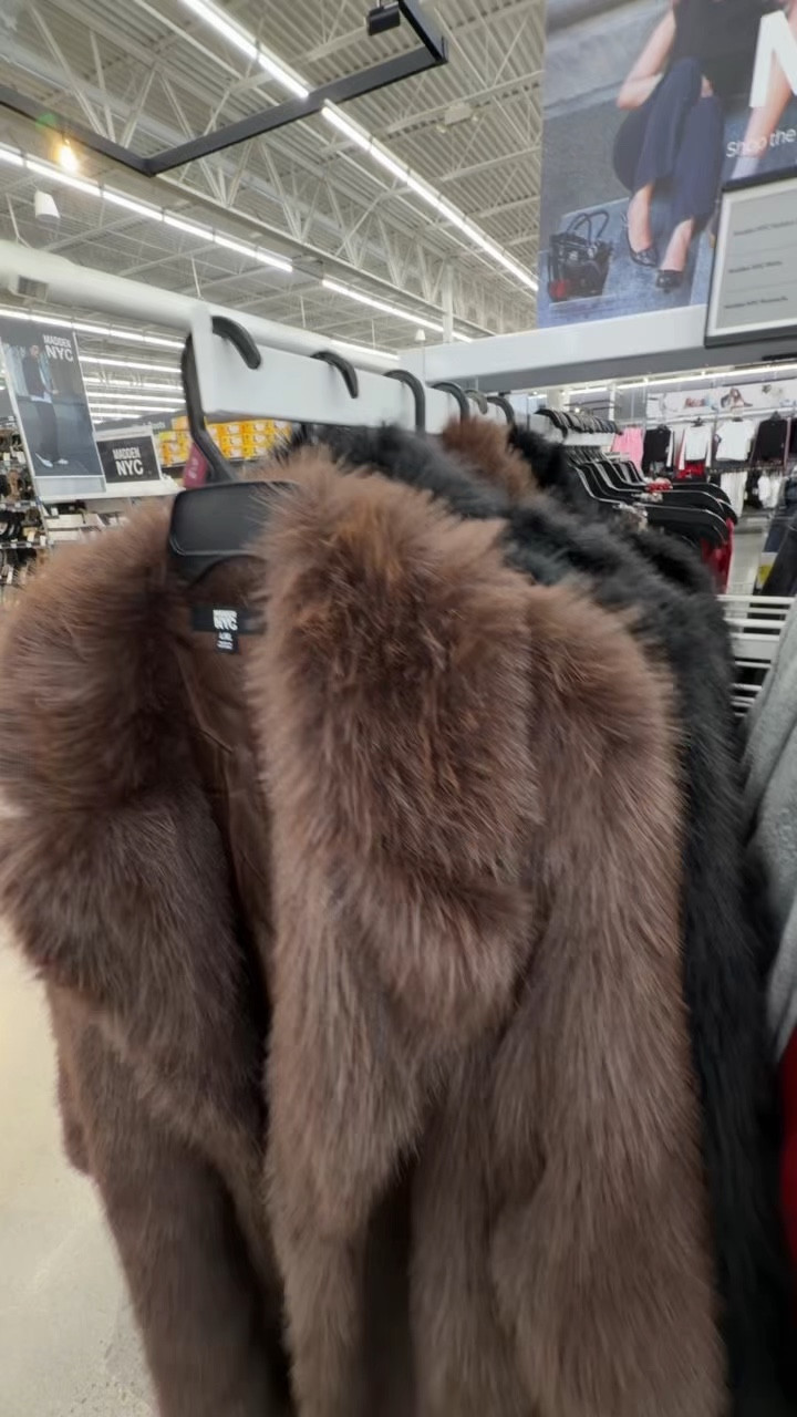 $30 Walmart fur coat that screams highend department store✨

#LTKHoliday #LTKSeasonal #LTKGiftGuide