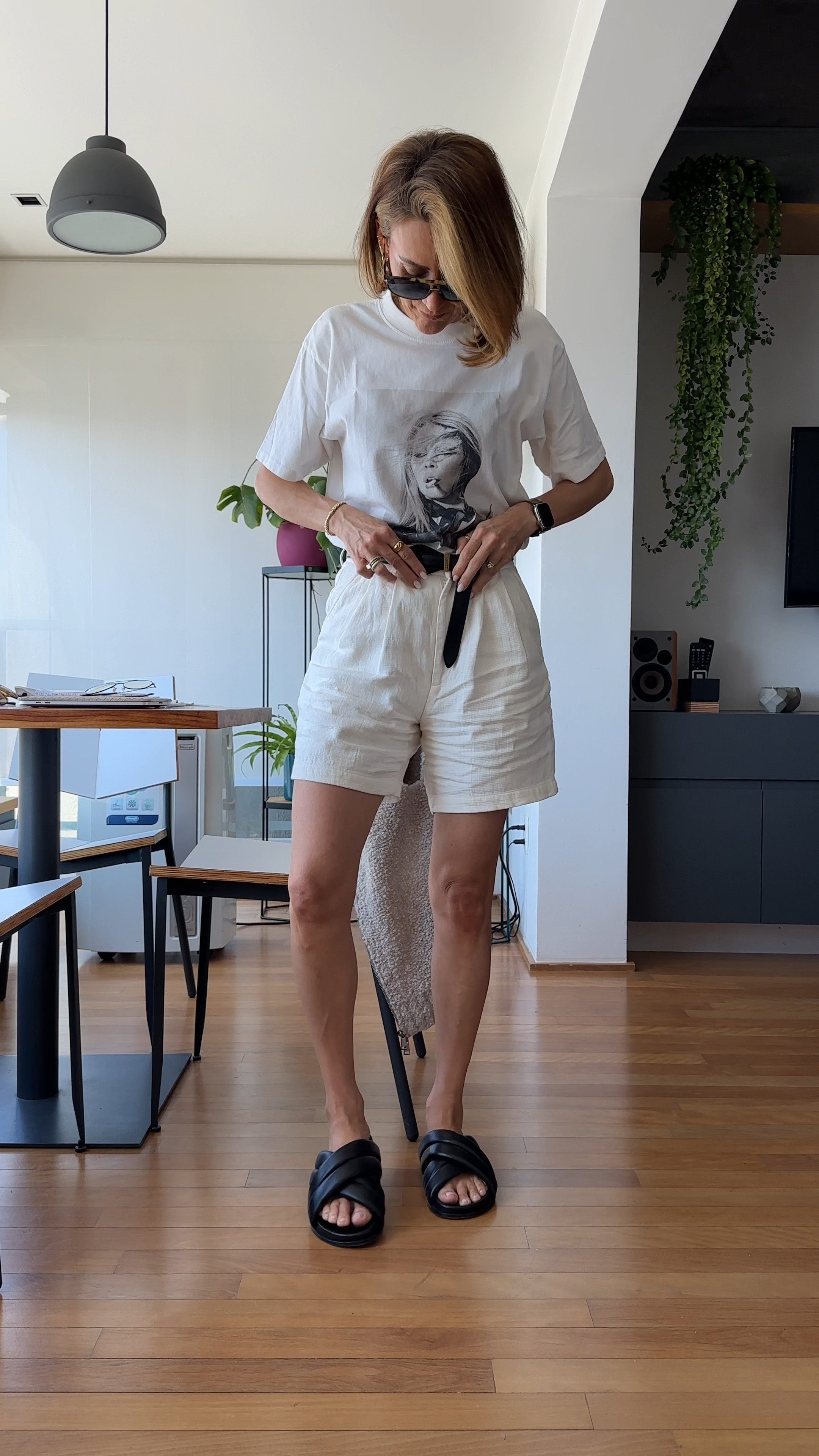 ANINE BING Carrie pleated linen shorts