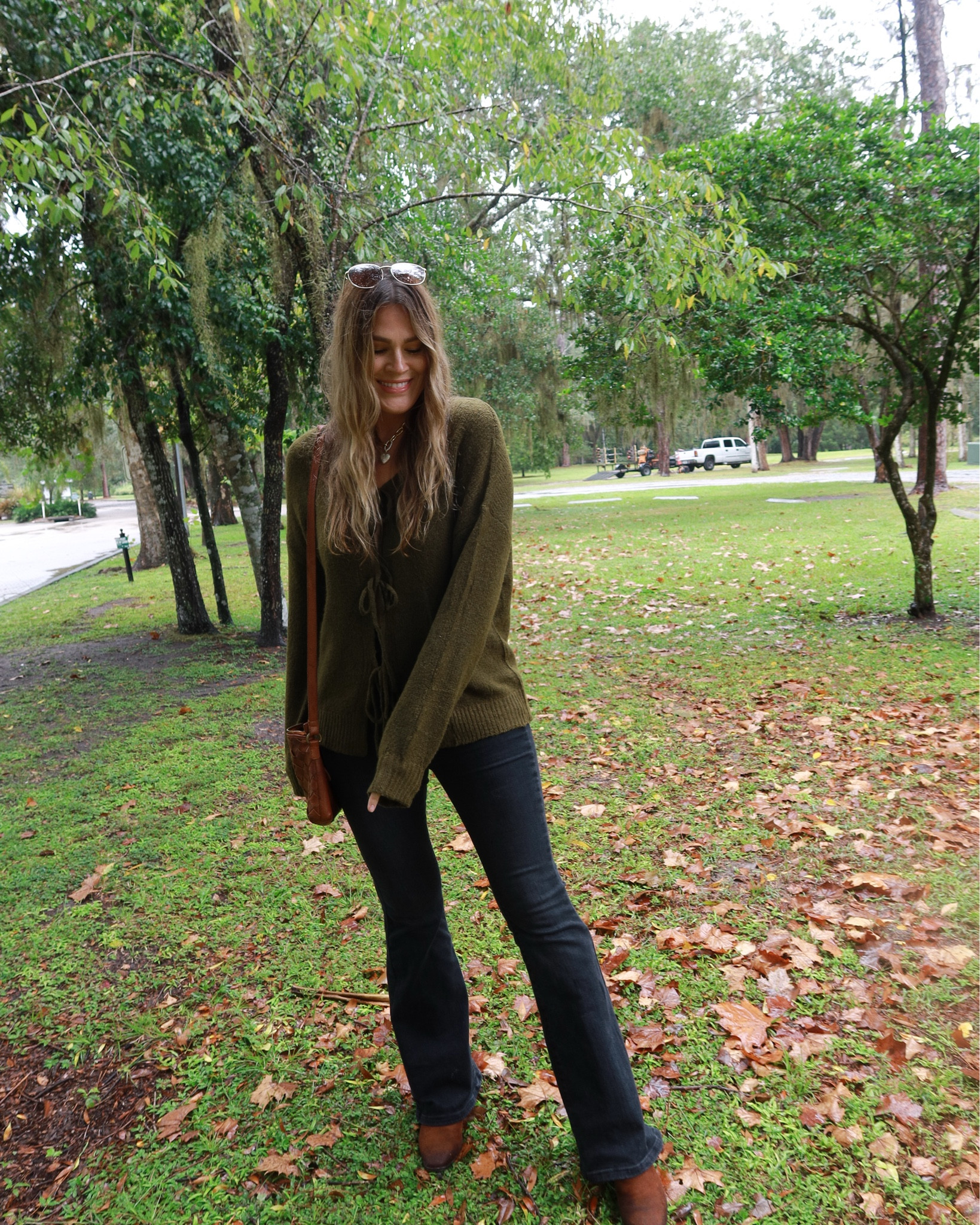 A cozy sweater and high waisted jeans I’ll be wearing all Fall and Winter! The chunky knit sweater comes in multiple colors and under $40!

#LTKSeasonal #LTKStyleTip #LTKFindsUnder50