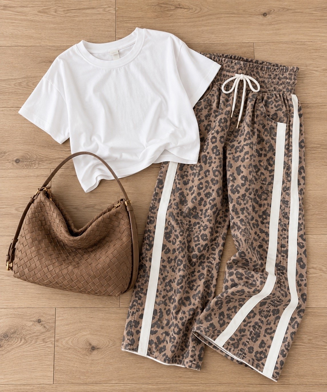 Sunday afternoon outfit when fall is here but the weather didn’t get the memo. Leopard pants, a simple tee and an easy brown bag.

warm fall outfit, Sunday outfit, leopard pants, animal print pants, casual fall outfit, white tee outfit, brown bag, transitional fall style, warm weather fall outfit, weekend outfit, fall outfit idea, JulieFranks

#LTKgrwm #LTKSeasonal