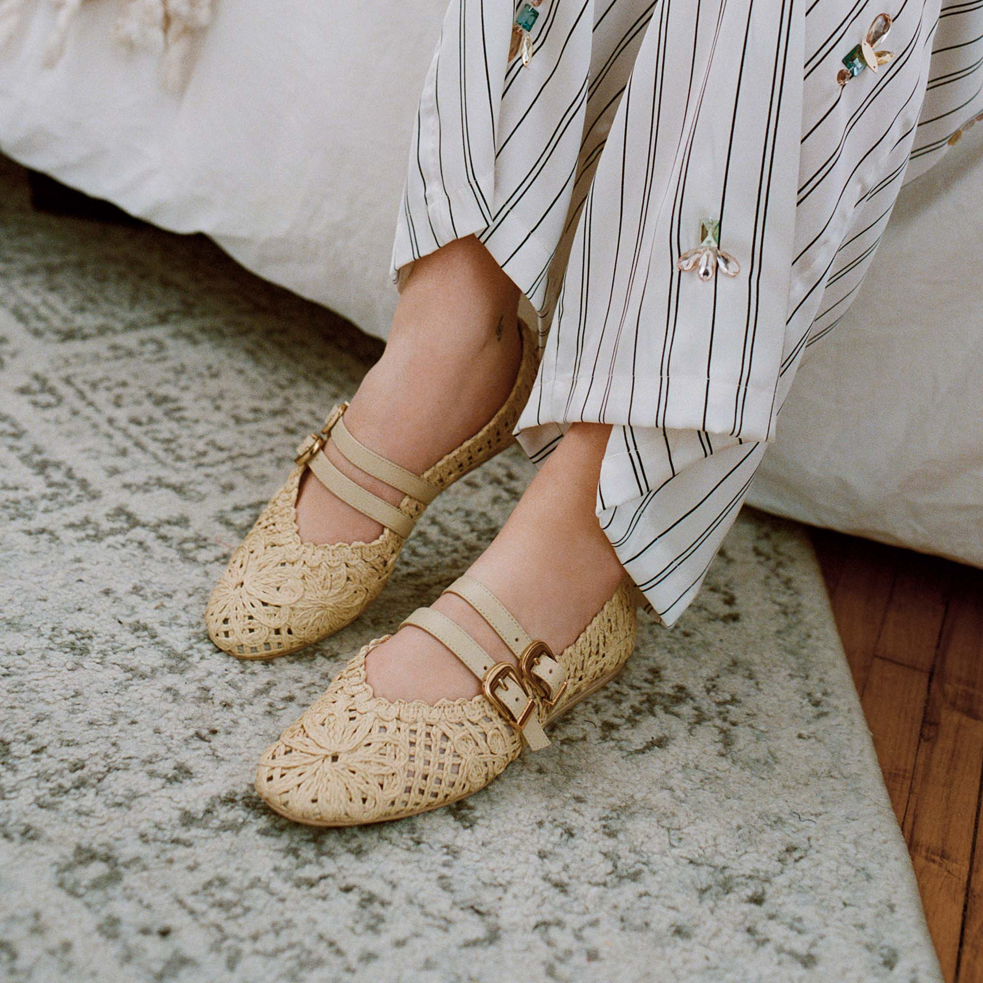 BAYLEE SUNFLOWER BALLET FLATS LT NATURAL MACRAME | DolceVita.com