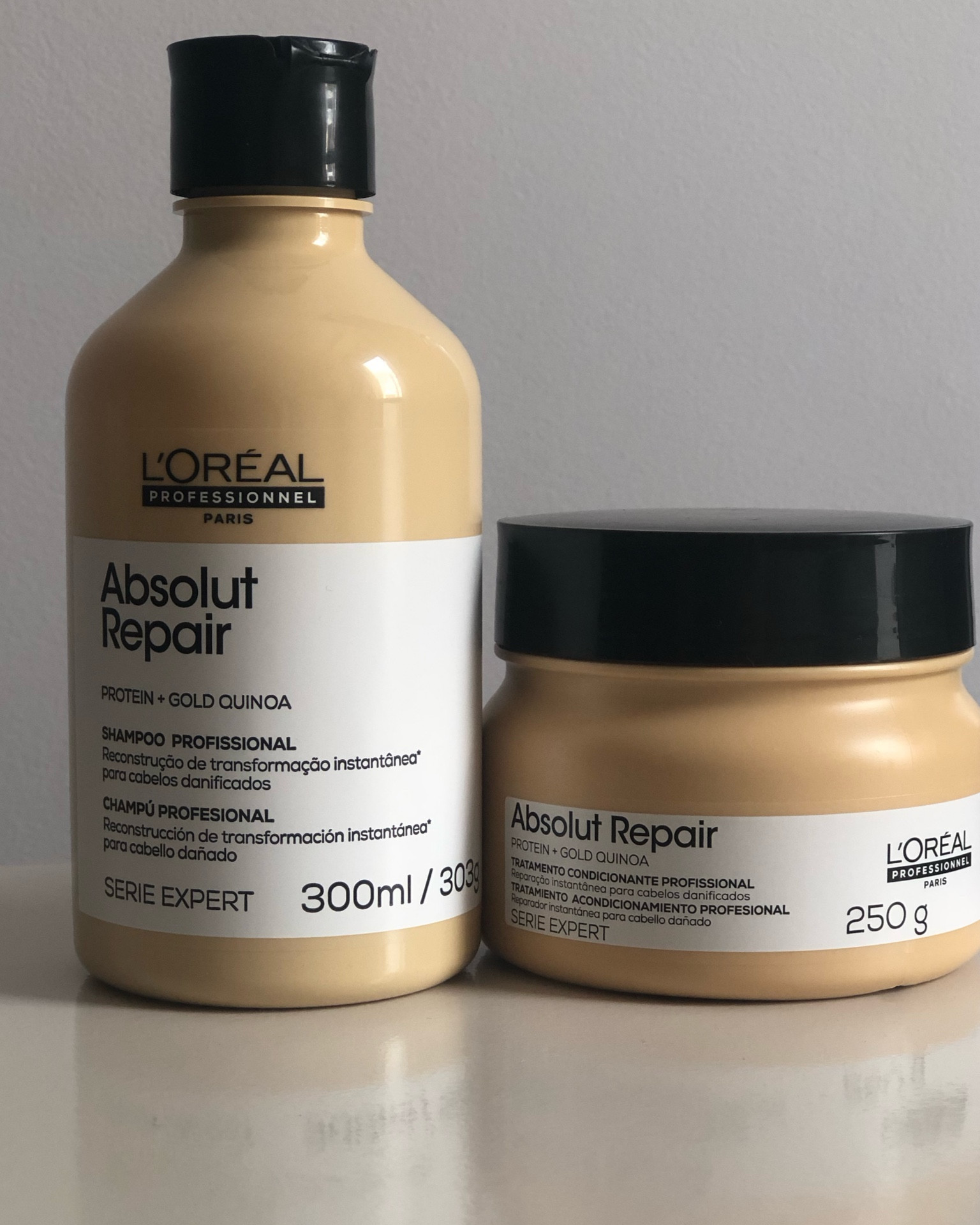 Kit L'Oréal Professionnel Serie Expert Absolut Repair Gold Quinoa + Protein Instant Resurfacing 

🧡Cabelos grossos, danificados e quebradiços?
A Máscara de Tratamento Absolut Repair Gold Quinoa foi desenvolvido especialmente para cabelos danificados! Ela promove uma reparação sob medida e reconstrução instantânea dos fios, trazendo mais brilho, maciez e uma hidratação profunda sem pesas os seus cabelos.

#LTKbrasil