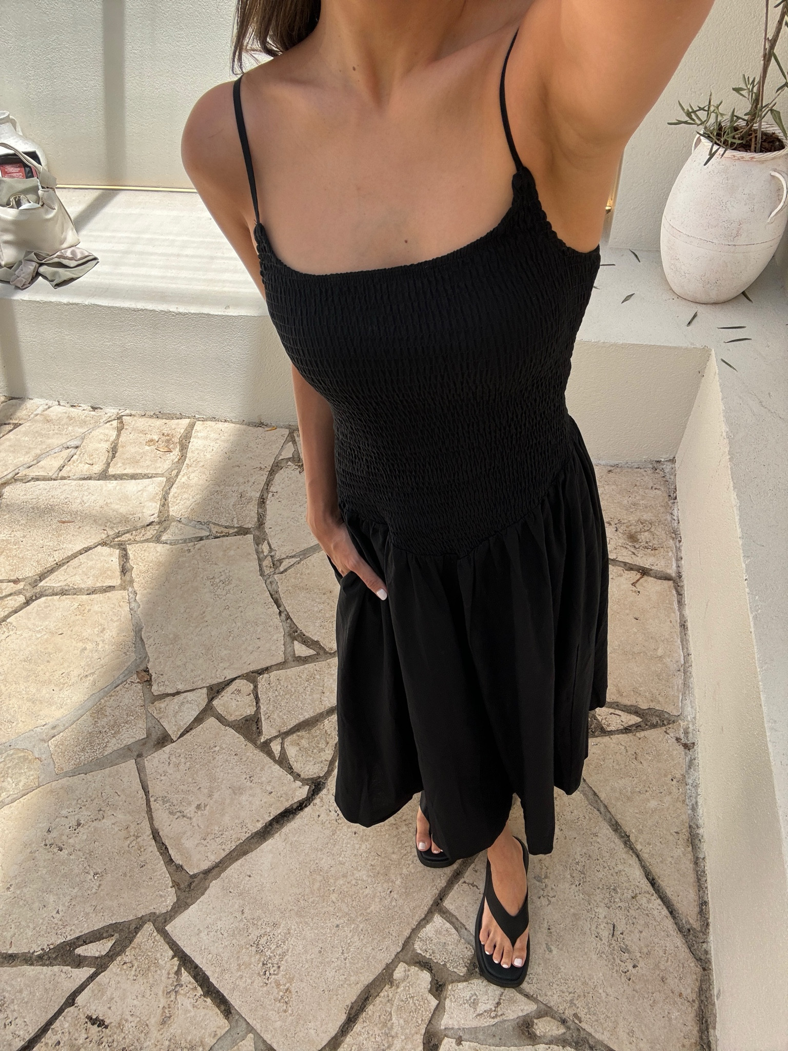 The perfect black summer dress with POCKETS 🖤