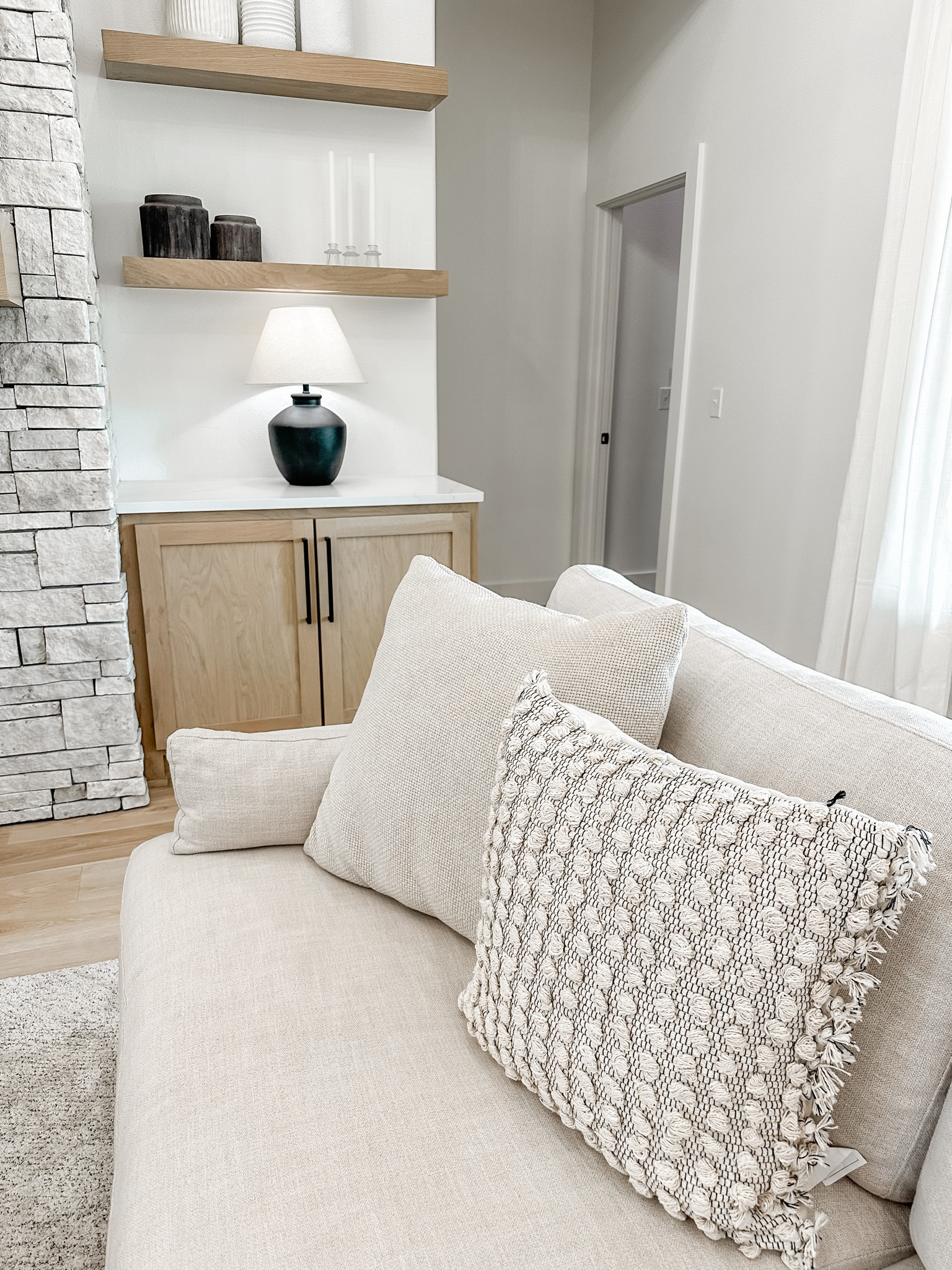 Let’s talk about home decor! Specifically @Walmart home decor because I’m in shock over the items they have right now and the price tags attached to them. 😱 #walmartpartner

Small budget?… no worries!!! 
Short on time?… no worries!!
Walmart has beautiful, high end decor for an amazing price and it all ships straight to your door. 🙌🏼🙌🏼🙌🏼

#walmartdecor #decoronabudget #luxforless #walmarthomedecor #walmartdecorfinds #walmarthome


#LTKSaleAlert #LTKxWalmart #LTKHome