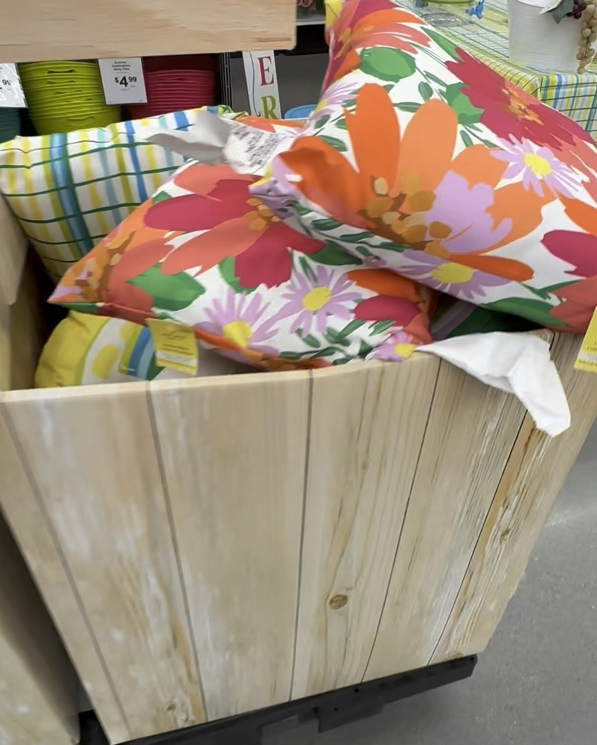 Front porch refresh! With #michaelsstores it’s simple & affordable  

#LTKVideo #LTKSeasonal #LTKhome