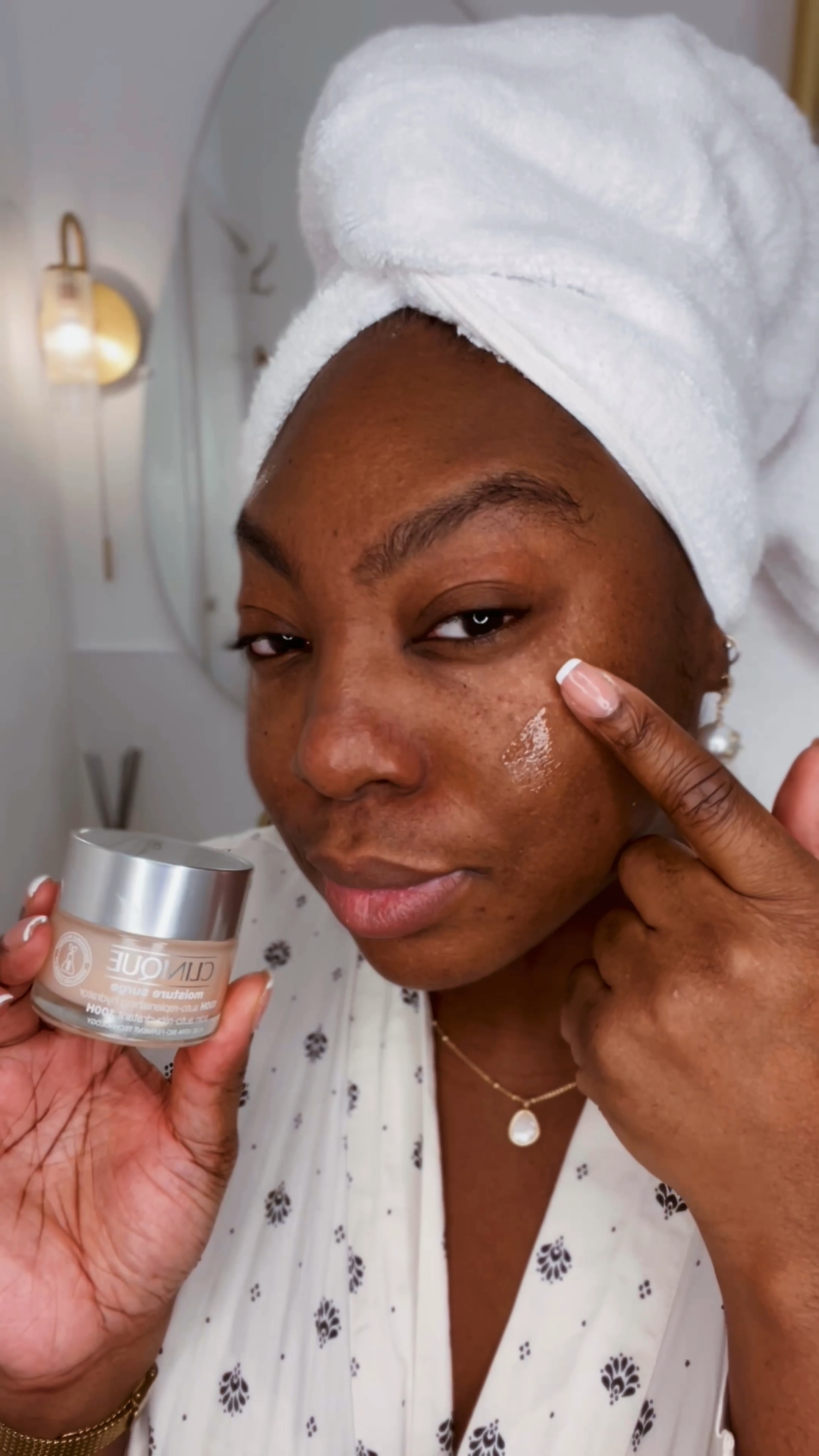 6 Dry/Dull Skin care Products To Know! 

- Gentle Cleansing Milk @renskincare
- Radiance Eye patches @no7uk
- Instant Detox mask @caudalie
- ‘Milky’ Fat Water @fentyskin
- Restore & Nourish Serum Formula @marksandspencer
- Moisture Surge Cream @cliniqueuk

#skincareroutine #selfcareday #skindetox #claymaskmsglow 

#LTKunder50 #LTKeurope #LTKbeauty