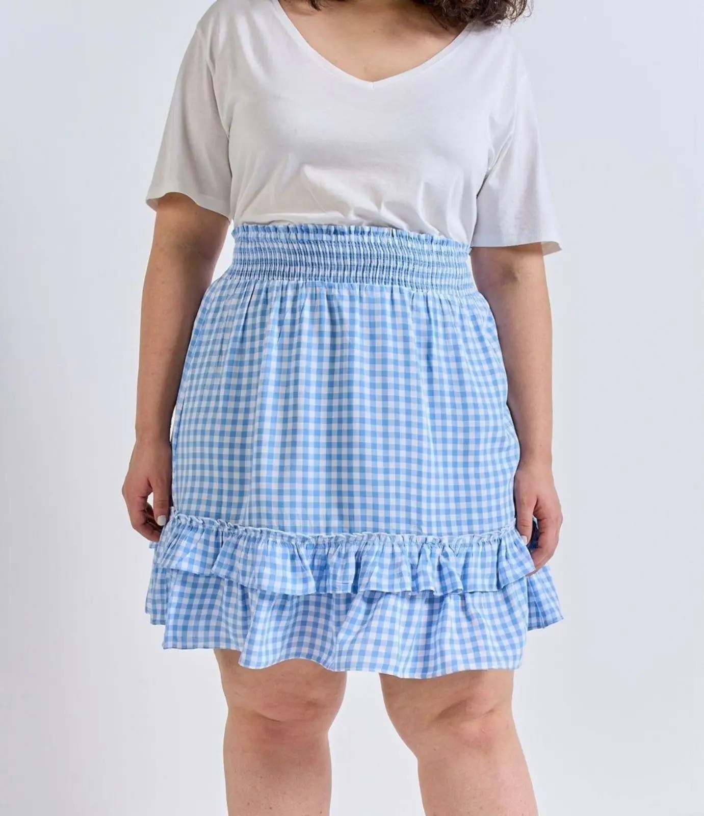 Saia Estampa Vichy com Babados na Barra Curve e Plus Size Azul | Dafiti (BR)