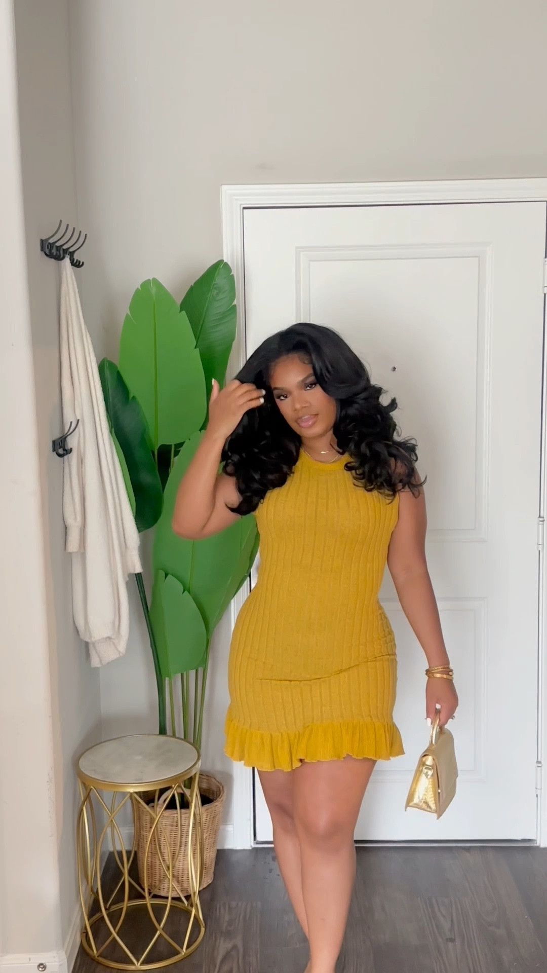 My favorite detail is definitely the ruffles at the bottom! Tons of stretch and comes in so many pretty spring colors (even more than the ones shown in the video)

Less than $40 and super cute! (on Amazon)
Material is thick enough to NOT be see through. I’m wearing shapewear underneath. #springstyle #midsizegals #midsizefashion #dallascontentcreator #amazonfinds