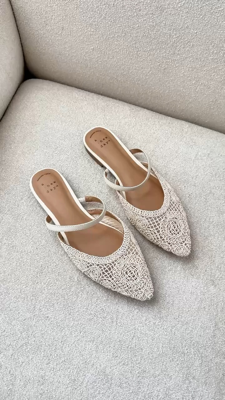 New spring shoes from target. Spring mules. Summer shoes. Business casual. Cream mules. TTS for me.


#LTKootd #LTKTravel #LTKWorkwear