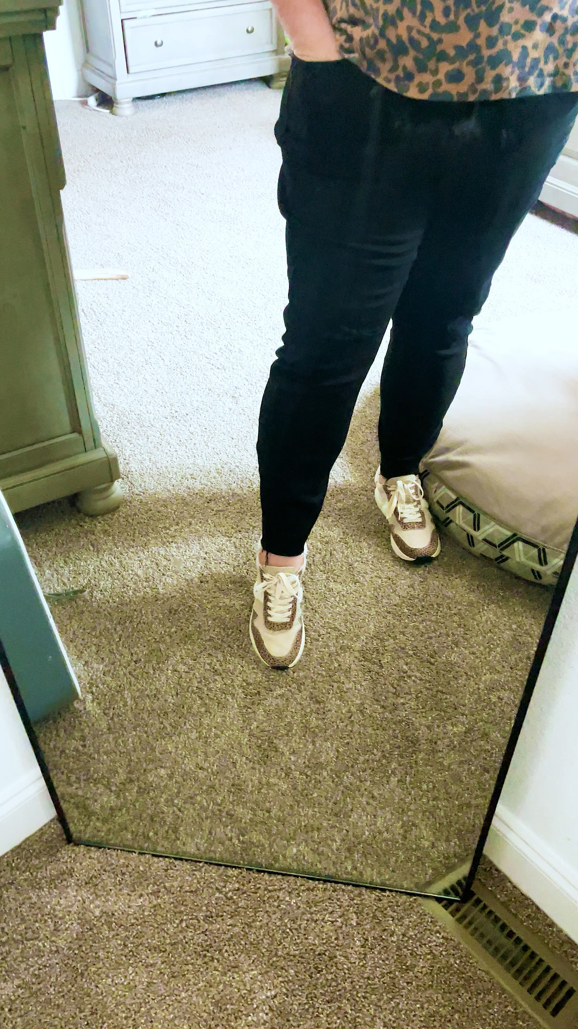 Judy Blue jeans are always a winner! Love these black skinnies that I can wear all year. 

** make sure to click FOLLOW ⬆️⬆️⬆️ so you never miss a post ❤️❤️

📱➡️ simplylauradee.com

style | outfit of the day | ootd | outfit inspo | fashion | affordable fashion | affordable style | style on a budget | basics | joggers | jeans | leggings | comfy | oversized sweater | booties | boots | knee high boots | sneakers | outfit ideas | midsize | curvy | midsize style | midsize fashion | curvy fashion | curvy style | target | target finds | walmart | walmart finds | amazon | found it on amazon | amazon finds | amazon unboxing | causal style | comfy style | everyday outfit | everyday style

#LTKVideo #LTKMidsize #LTKPlusSize