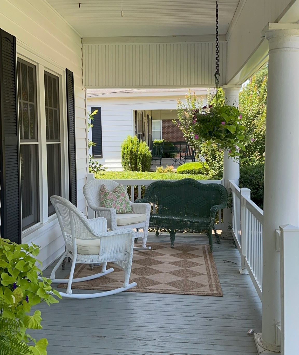 A front porch fit for summertime ⛅️🕯️🍄🌷

#LTKHome #LTKSeasonal