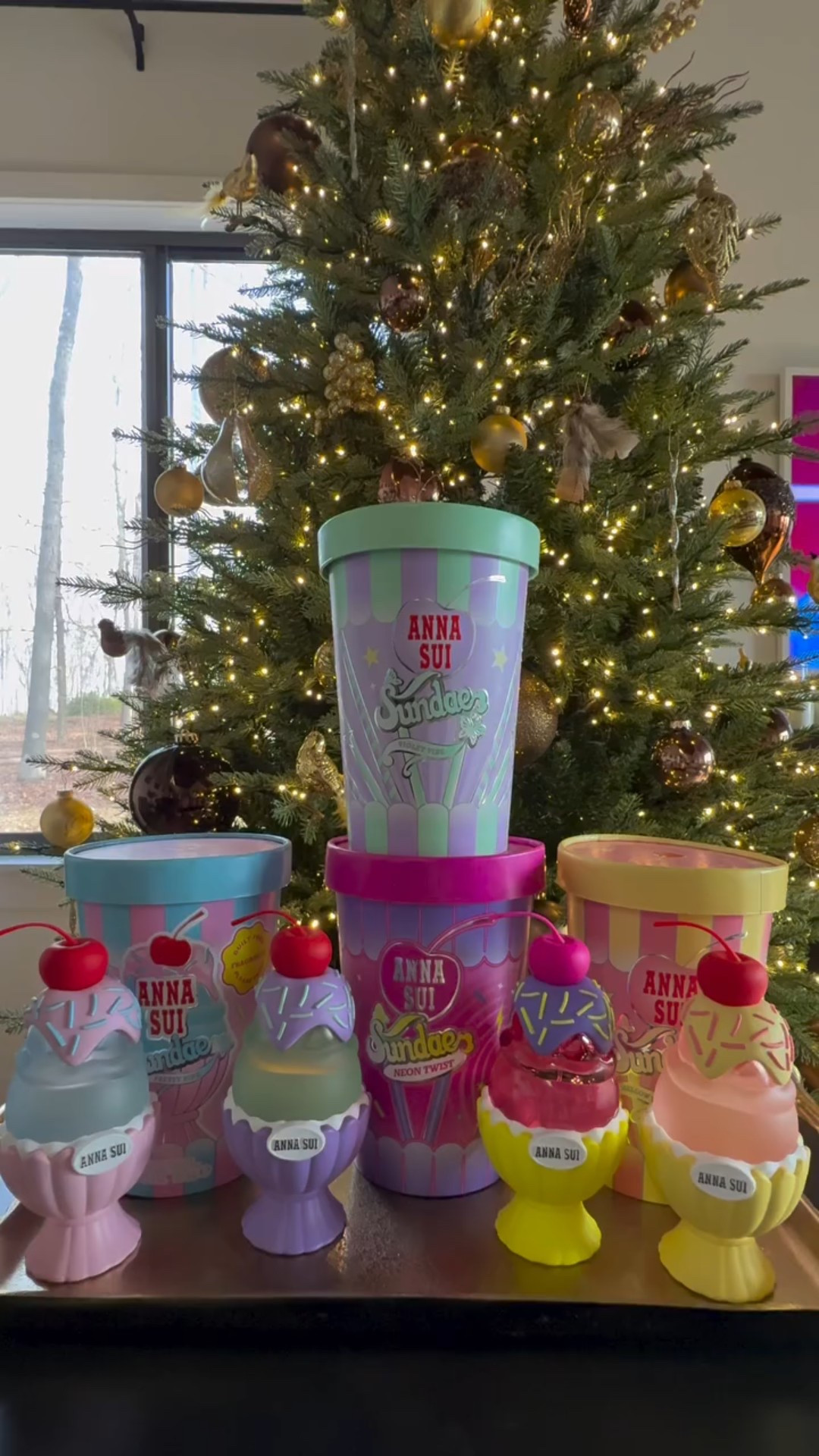 The Sundae perfume collection by @annasui makes a perfect gift for that special pre-teen, teenager in your life. 

#perfume #fragrance #smellgood #giftguide