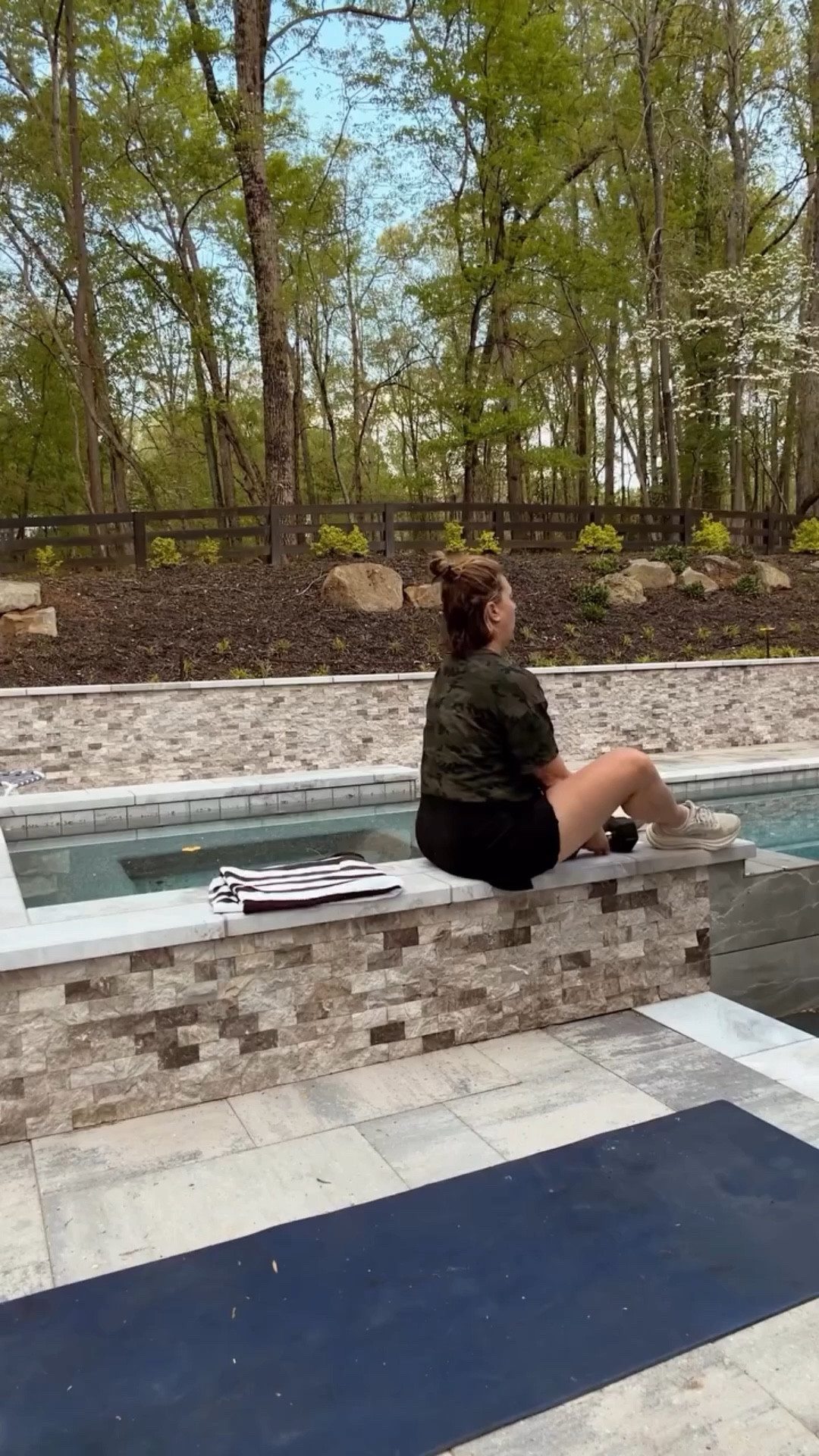 Sound on! 👊 

Comment PIXIE below to receive a DM with the link to this post on my LTK ⬇ https://liketk.it/66CYi (I get commission when you shop my links! 😘)

#workoutwednesday #aerieover50 #modernmidlifecool #homeworkoutmidlife #midlifefitness