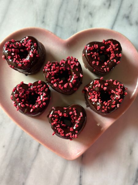 Chocolate protein brownie heart donuts❤️the perfect breakfast or brunch idea for your Valentine’s Day or Galentine’s day festivities

#LTKparties #LTKSeasonal #LTKfindsunder50