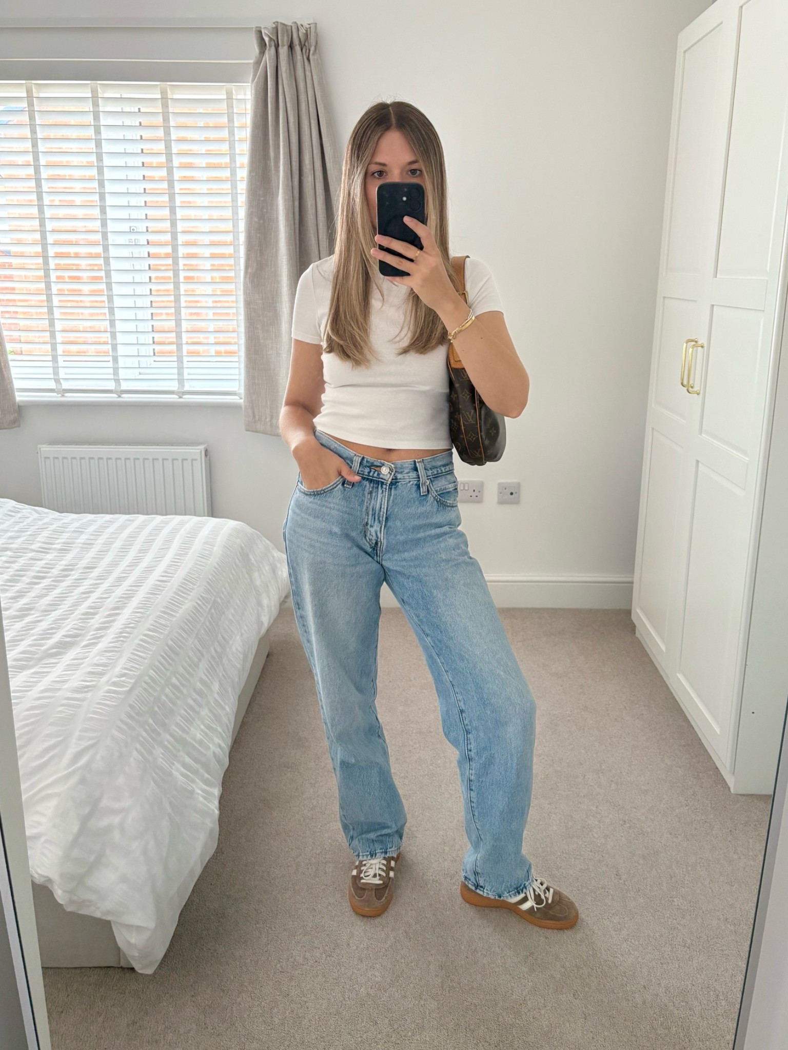 Weekend basics 🫶🏼

THE jeans! So comfy and flattering. I’m 5ft4 and wearing L31. Also loving a cute 90s t-shirt - white is a staple.

#LTKuk #LTKeurope #LTKjeans