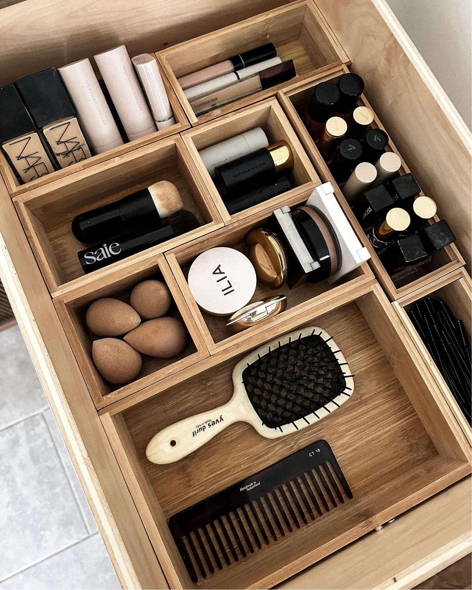 Makeup drawer organization #founditonamazon #organize #organization #makeup 

#LTKhome #LTKfindsunder100 #LTKfindsunder50