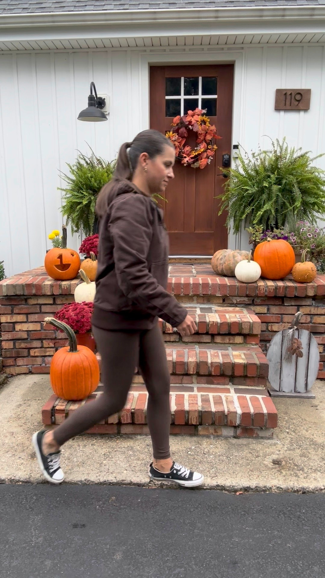 Athleisure women’s fall outfit! Small leggings and small Carhartt coat - not linked. Fall porch decorating!

#LTKHalloween #LTKHome #LTKSeasonal