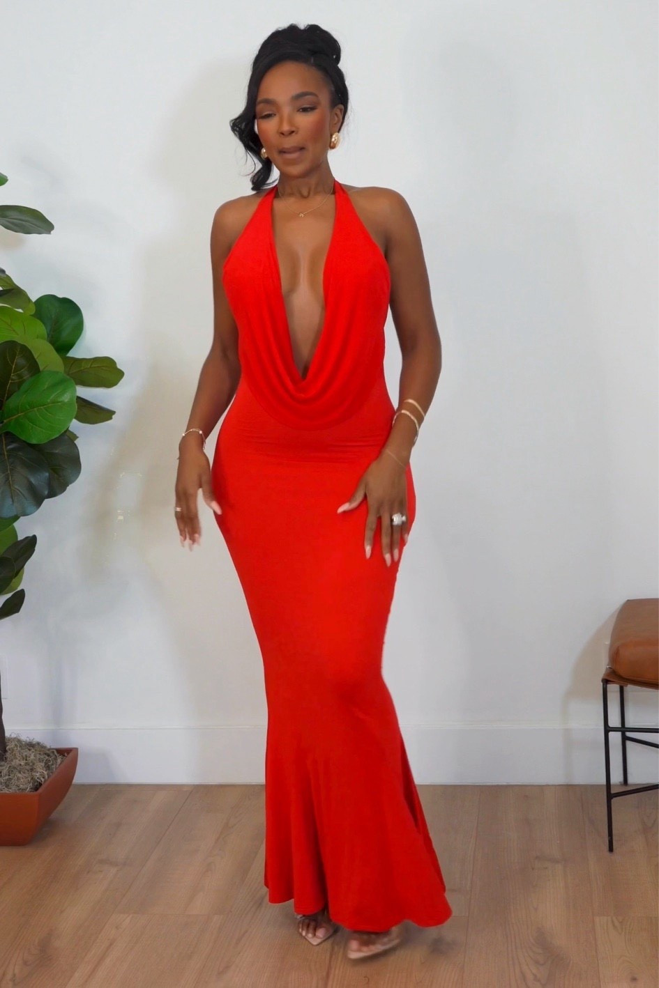 ❤️ Valentine’s Day, Florida edition — bold, romantic, and made for warm nights. This striking red halter maxi is all about fluid draping, a sultry neckline, and a curve-hugging silhouette that feels effortless yet unforgettable.

Perfect for balmy Valentine’s dinners, rooftop cocktails, beachside date nights, or a tropical getaway look that still brings the drama. Lightweight, breathable, and designed to move with you — no heavy layers needed.

📏 Measurements: 5'4", 138 lbs, 34D bust, 27" waist, 40" hips  
📏 Wearing size Small  

This is the kind of dress that stands on its own — minimal accessories, glowing skin, and you’re done. Save this post if you’re planning a warm-weather Valentine’s look that feels confident, elevated, and timeless.

Red Valentine’s Day dress, Florida Valentine outfit, warm weather date night dress, halter maxi dress, romantic evening look, tropical Valentine style, curve-hugging red dress.

Follow me on Instagram and YouTube @kirasfashionfinds